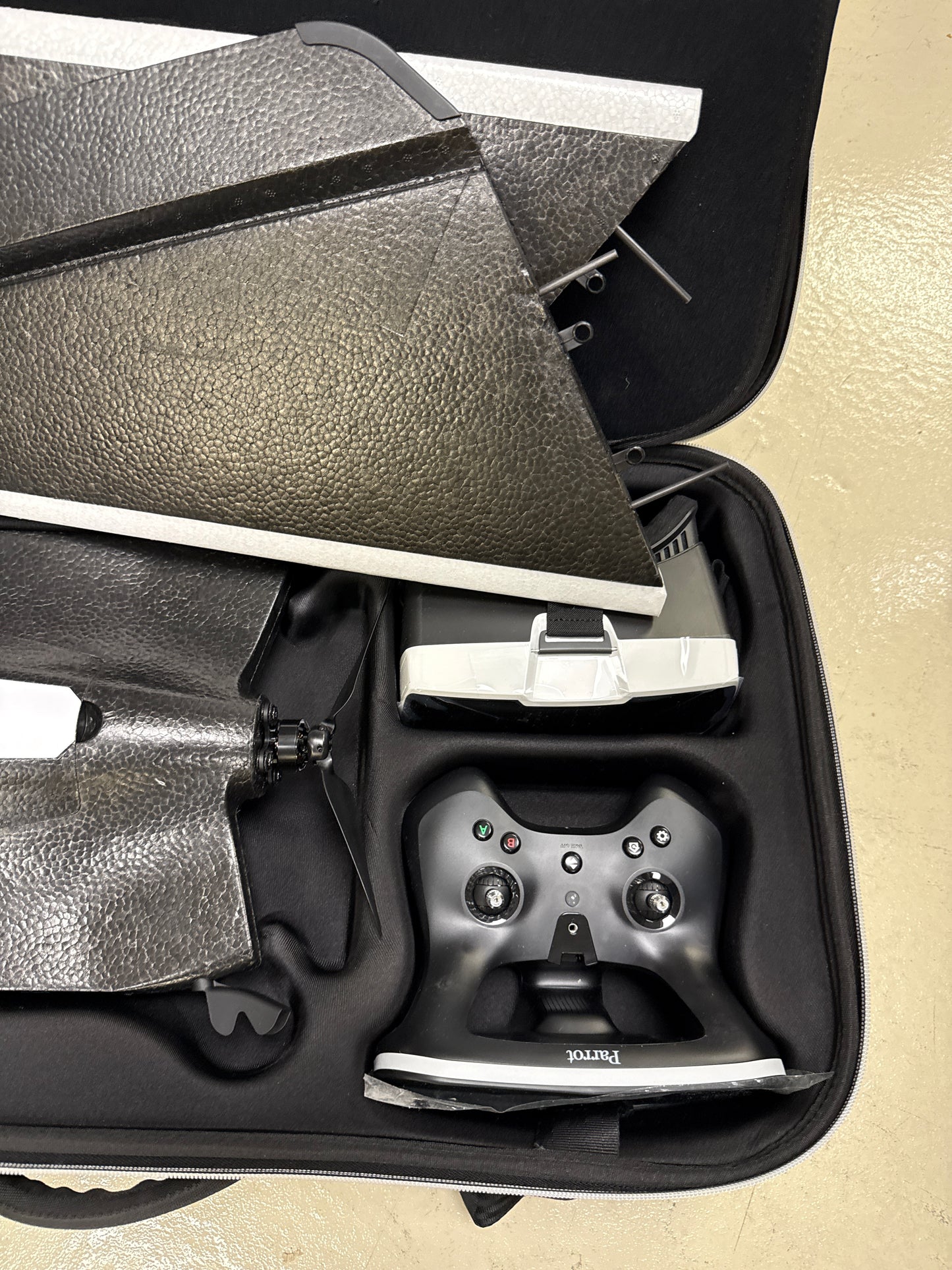 Parrot Disco FPV Fixed-Wing Drone w/ controller and goggles