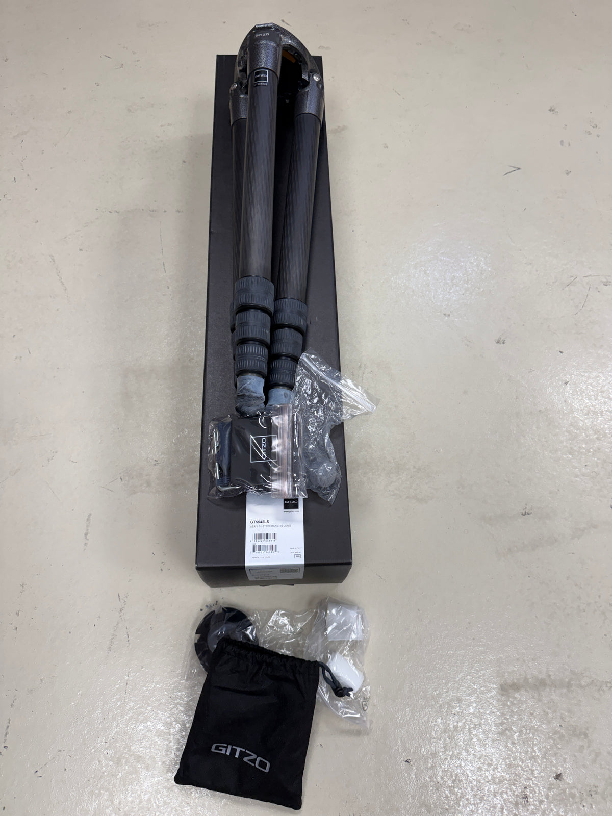 Gitzo GT5542LS Systematic series 5 6x systematic Carbon Fiber Tripod 4S Long 3-Section