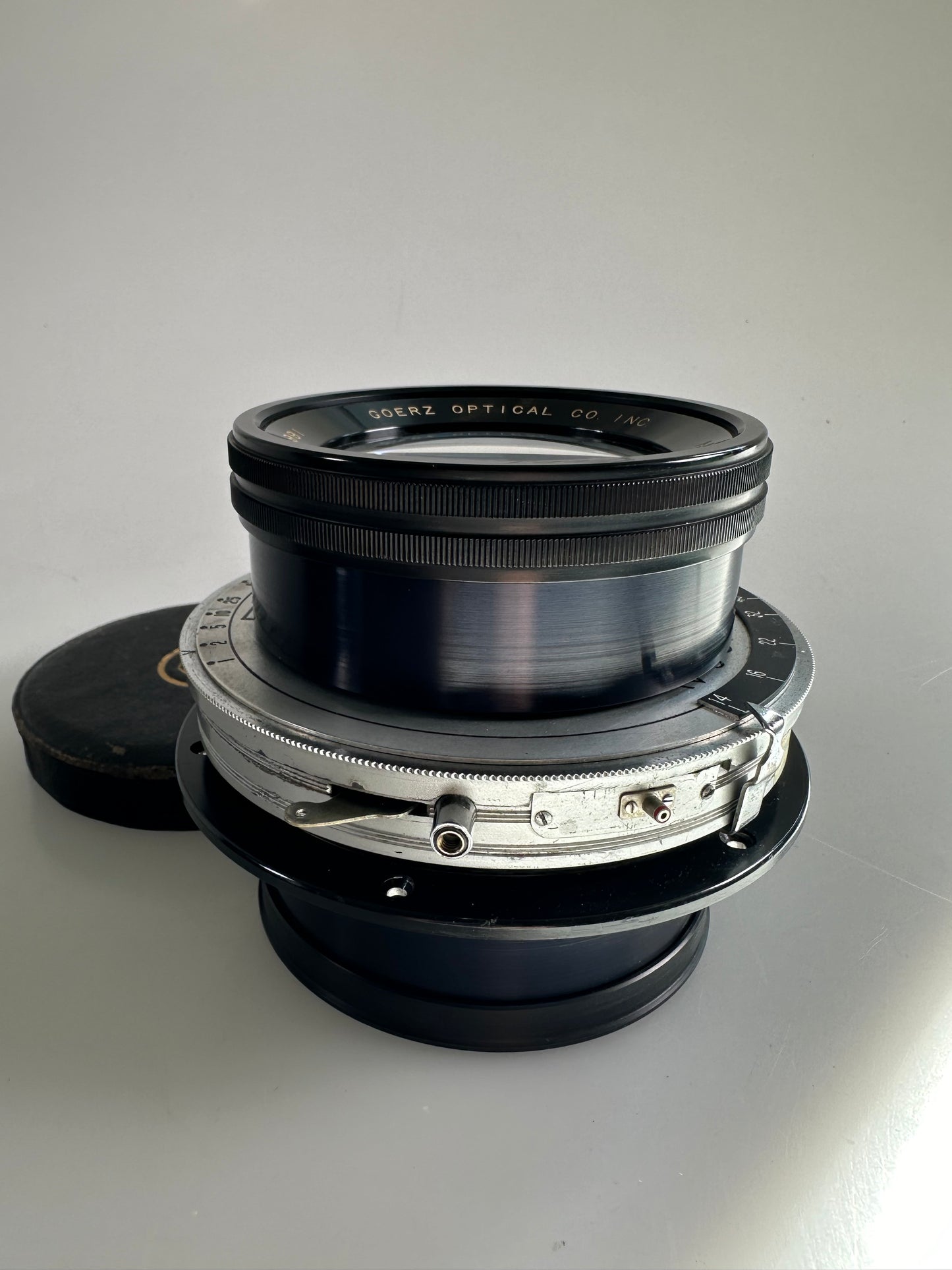 Goerz 35in f12.5 Apochromat Artar Lens red dot in Ilex Shutter