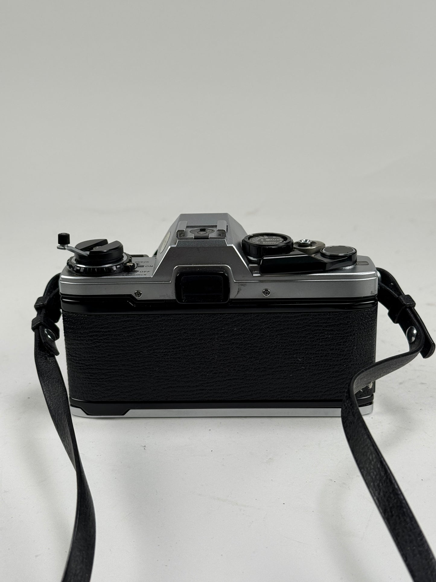 Olympus OM-10 35mm SLR Film Camera with 50mm f1.8 lens kit w/ manual adapter