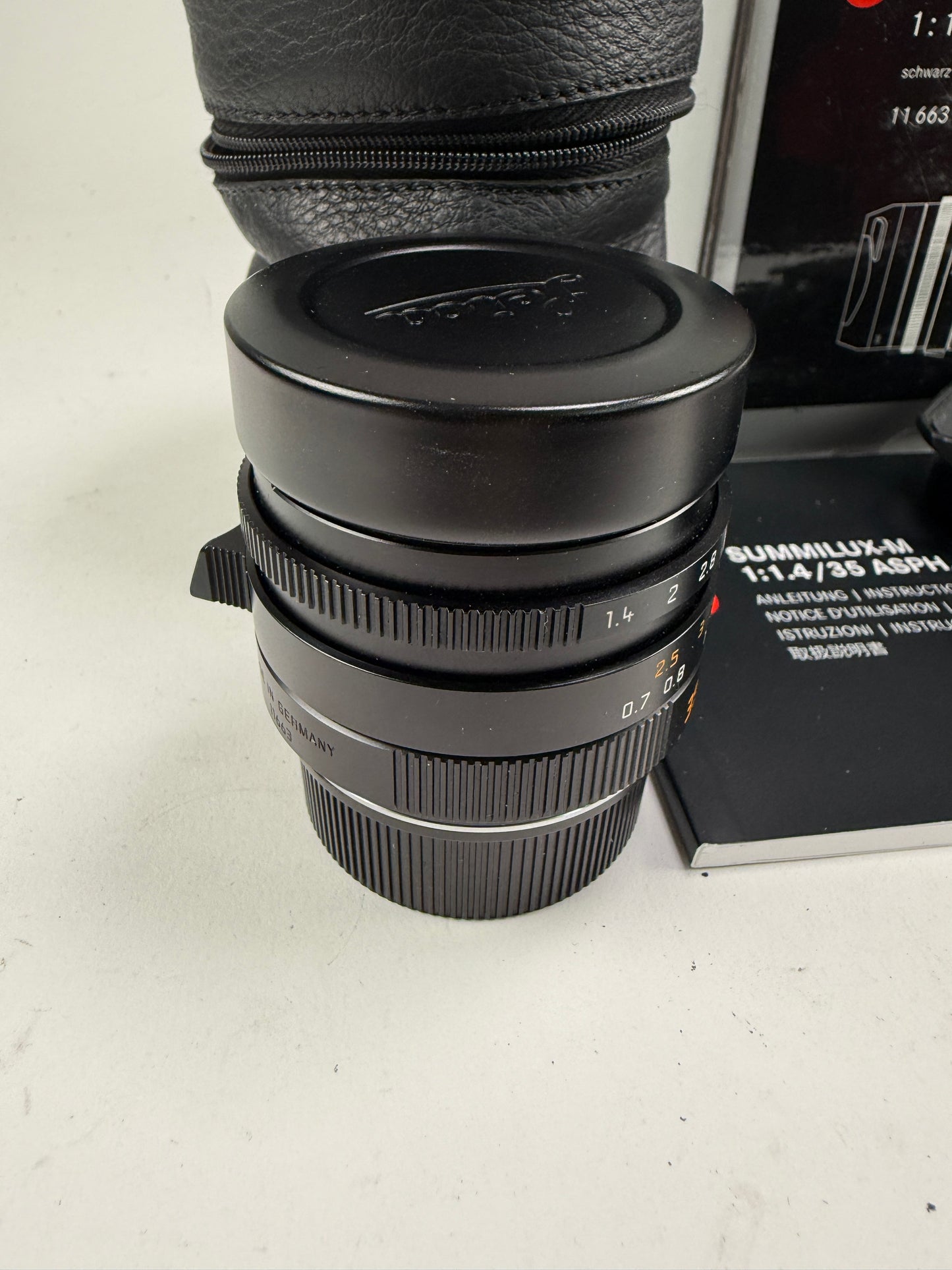 Leica 11663 SUMMILUX-M 35mm f1.4 ASPH Lens Black 6 Bit