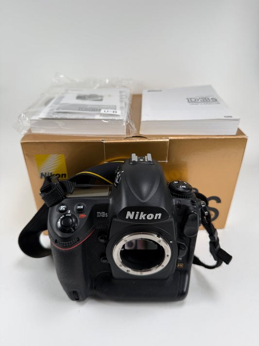 Nikon D3s 12.1MP Digital SLR Camera Body SC 18k