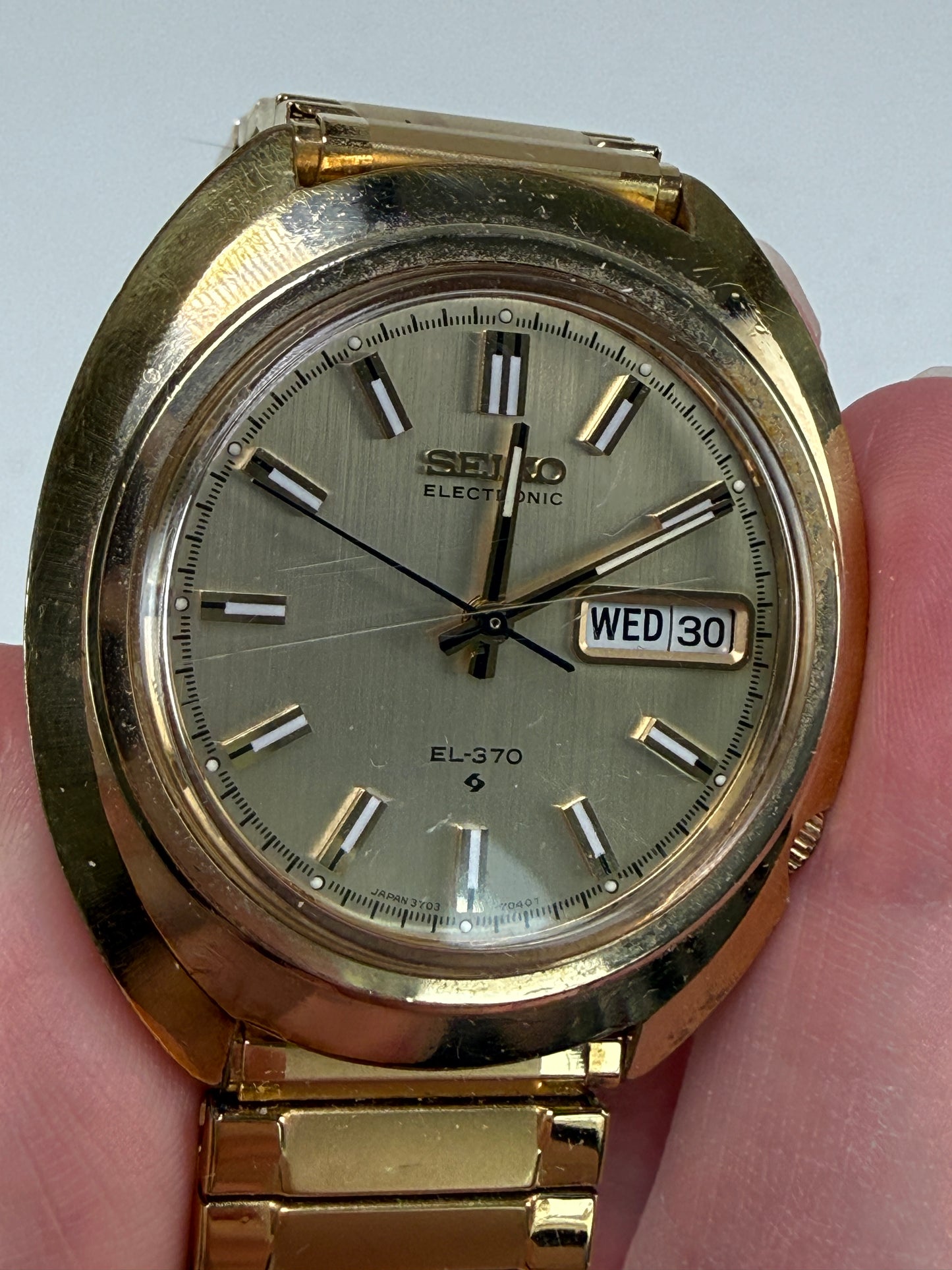 Seiko Electronic EL-370 Watch Men 38mm Champagne Dial Gold Tone Daydate