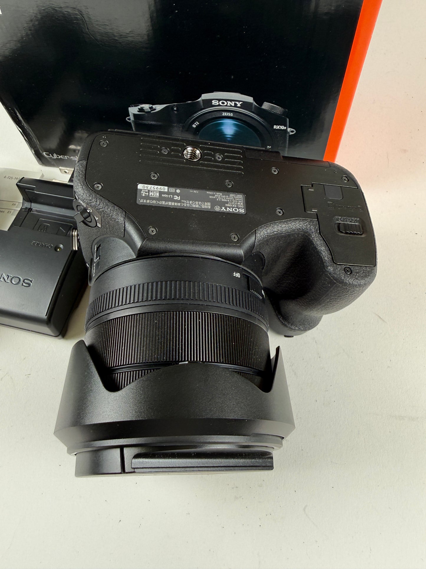 Sony Cyber-Shot DSC-RX10 IV 20.1MP Digital Camera w/25x MINT