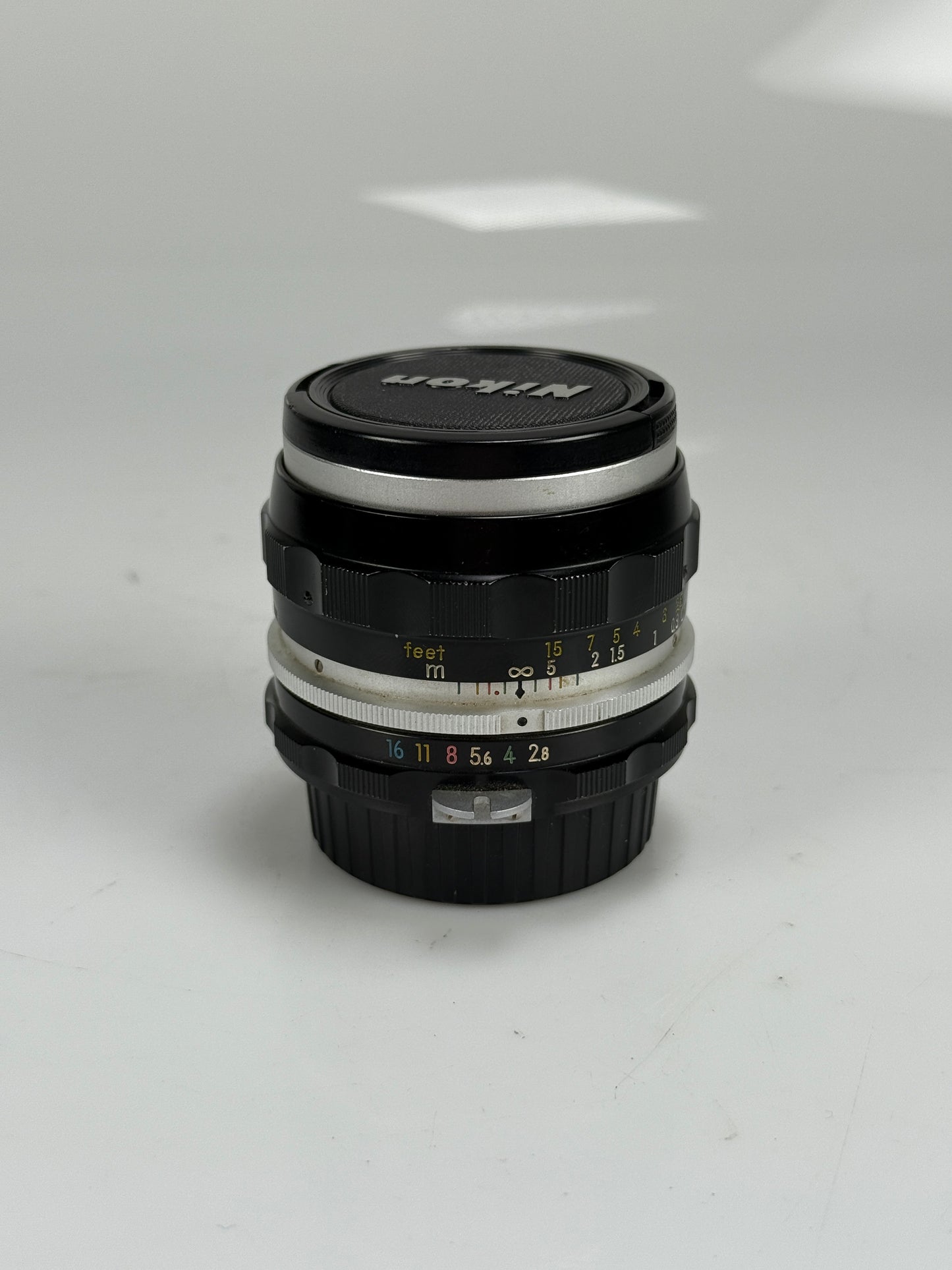 Nikon NIKKOR-S 35mm f2.8 non Ai MF Wide Angle Lens
