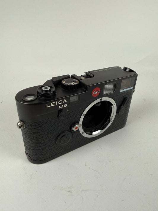 Leica M6 Classic 0.72 35mm rangefinder film camera black