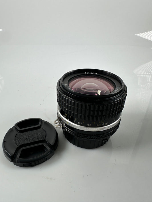 Nikon Ai-s ais Nikkor 28mm f2.8 Wide Angle MF Lens
