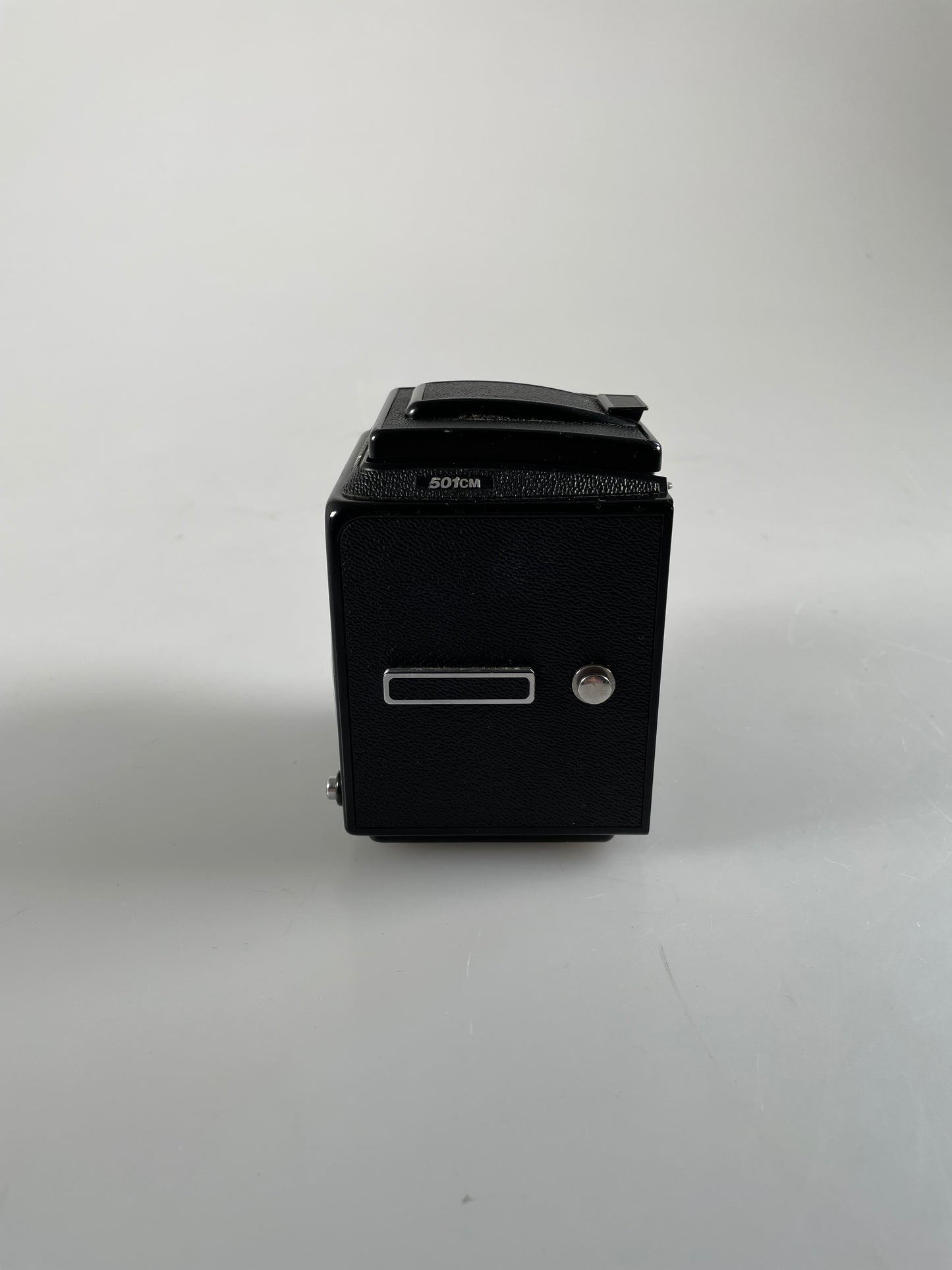 Hasselblad 501CM Medium Format Film Camera Body Black, wlf waist level, acute focusing screen