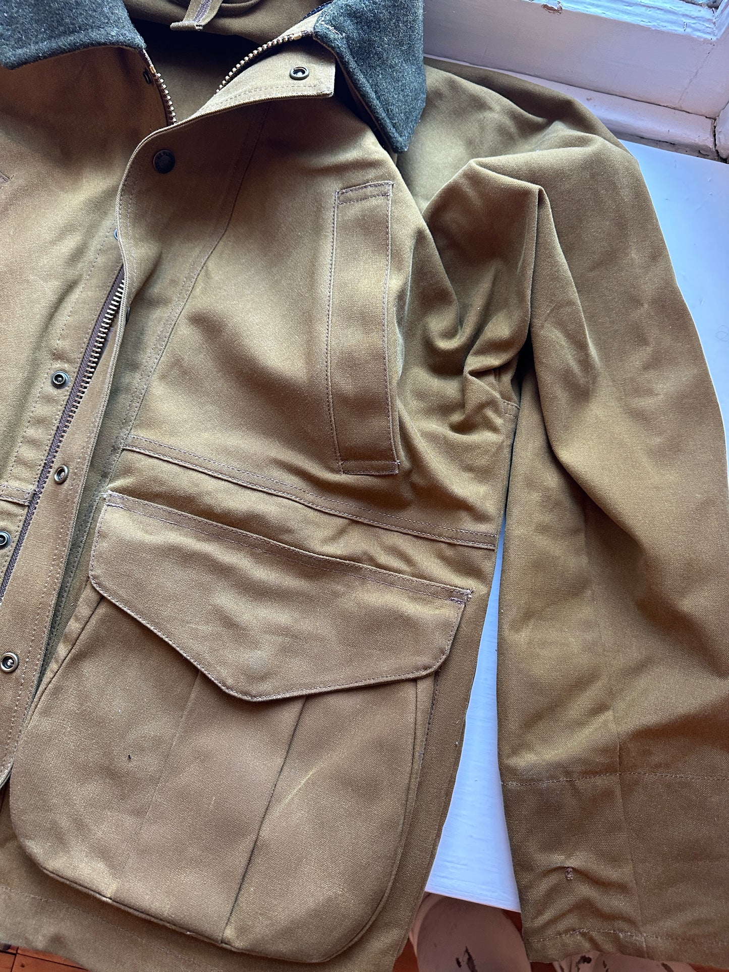 Filson Tin Cloth Waxed Canvas Jacket Tan RN 39126 size Small