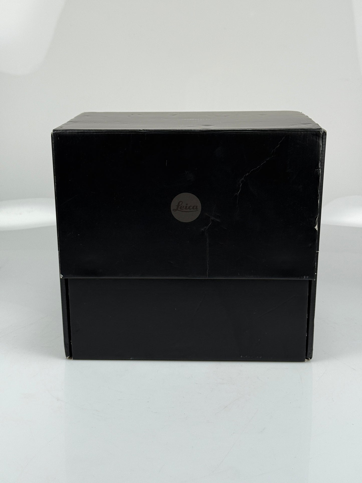 Leica Q2 Digital Camera 47.3MP w/28mm f1.7 ASPH Summilux Lens #19050