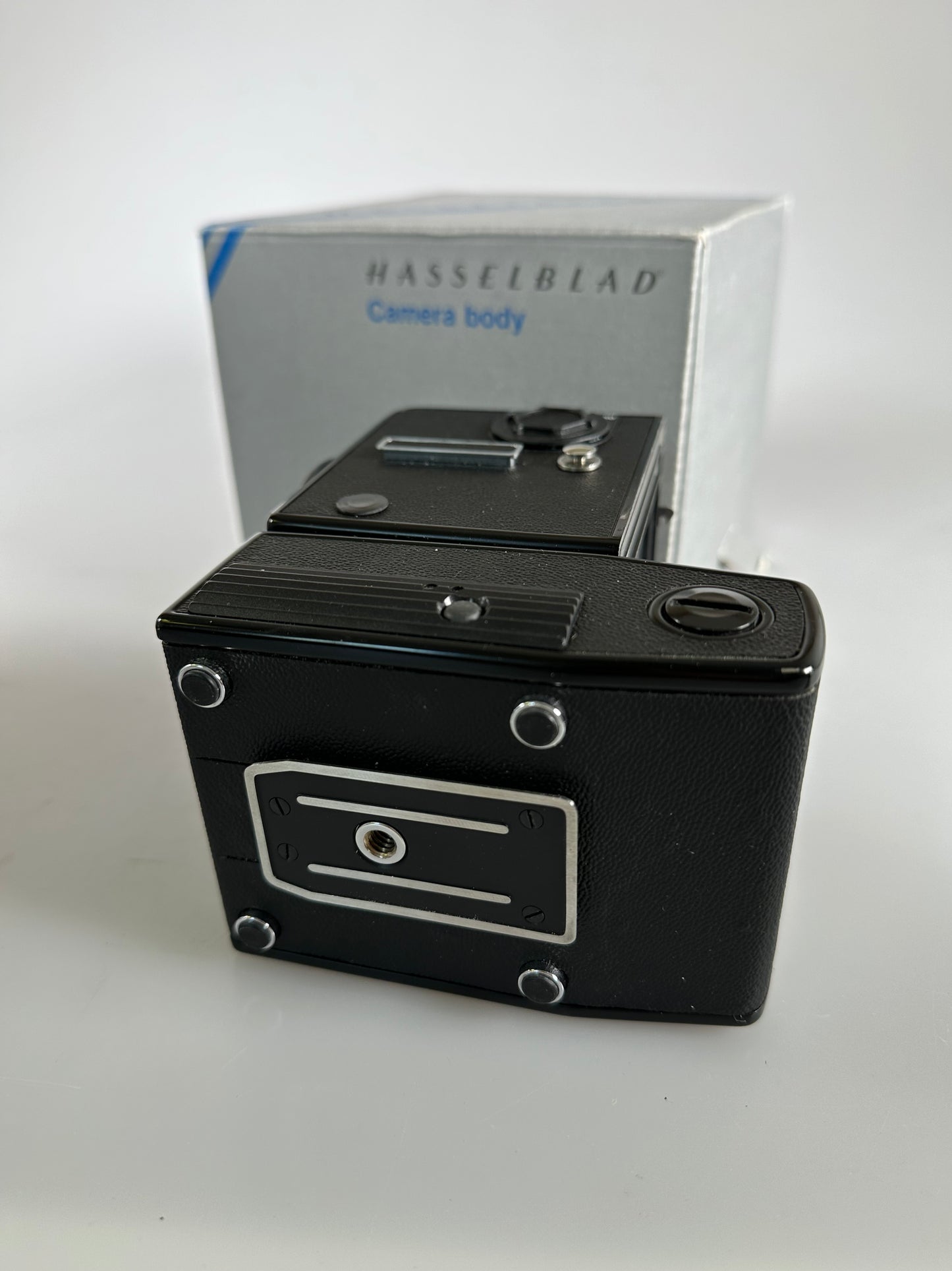 Hasselblad 553ELX 553 ELX Black Medium Format Film Camera Body w/ Waist level finder