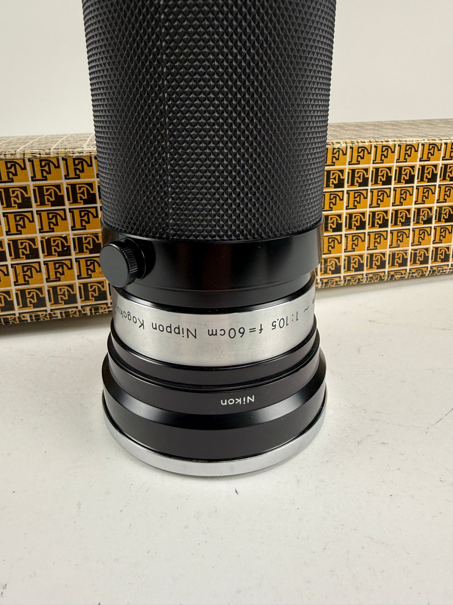 Nikon 20cm-60cm (200-600mm) f 9.5-10.5 zoom lens with box
