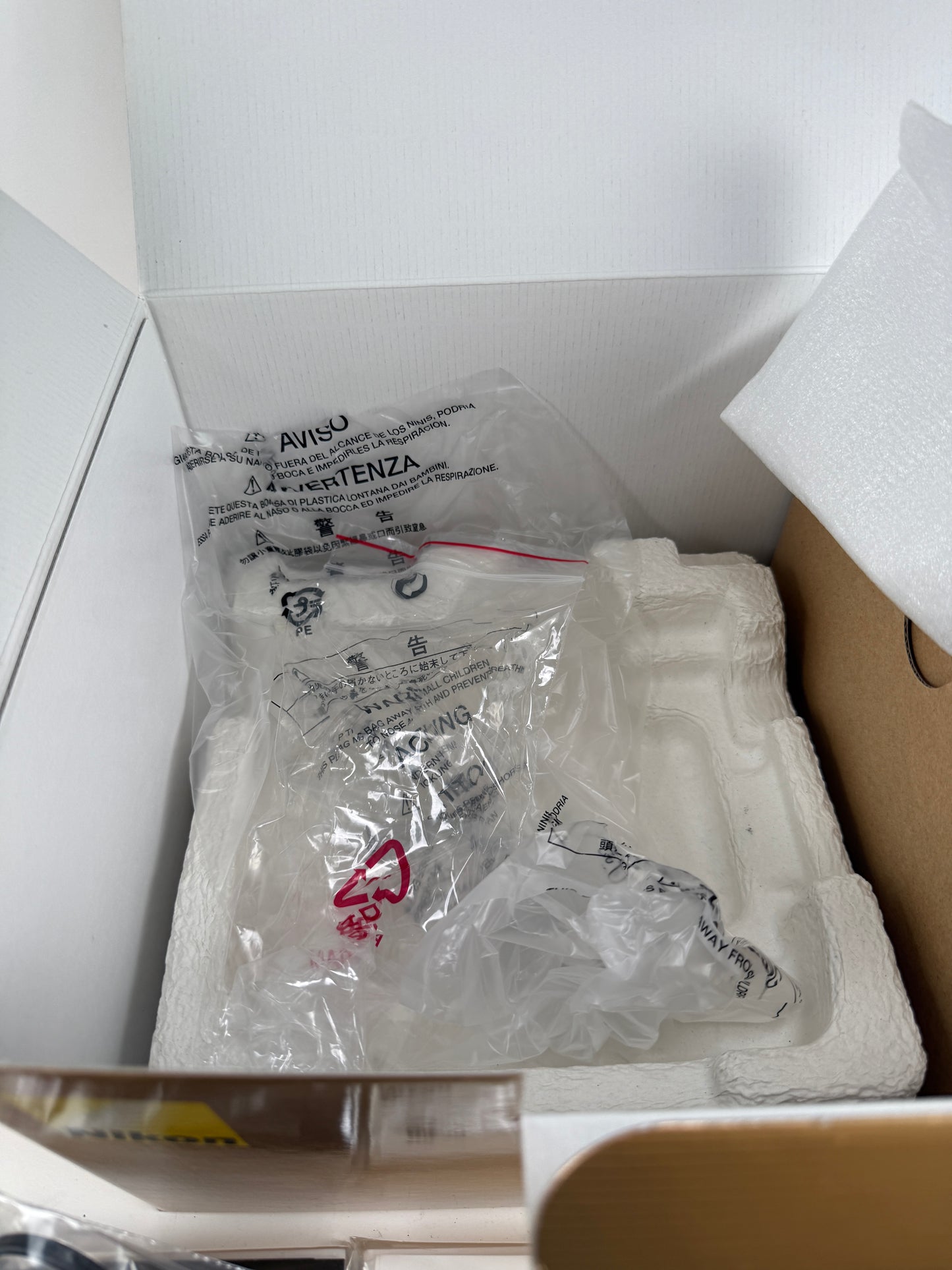 Nikon D3 DSLR digital camera Box with instruction manuals