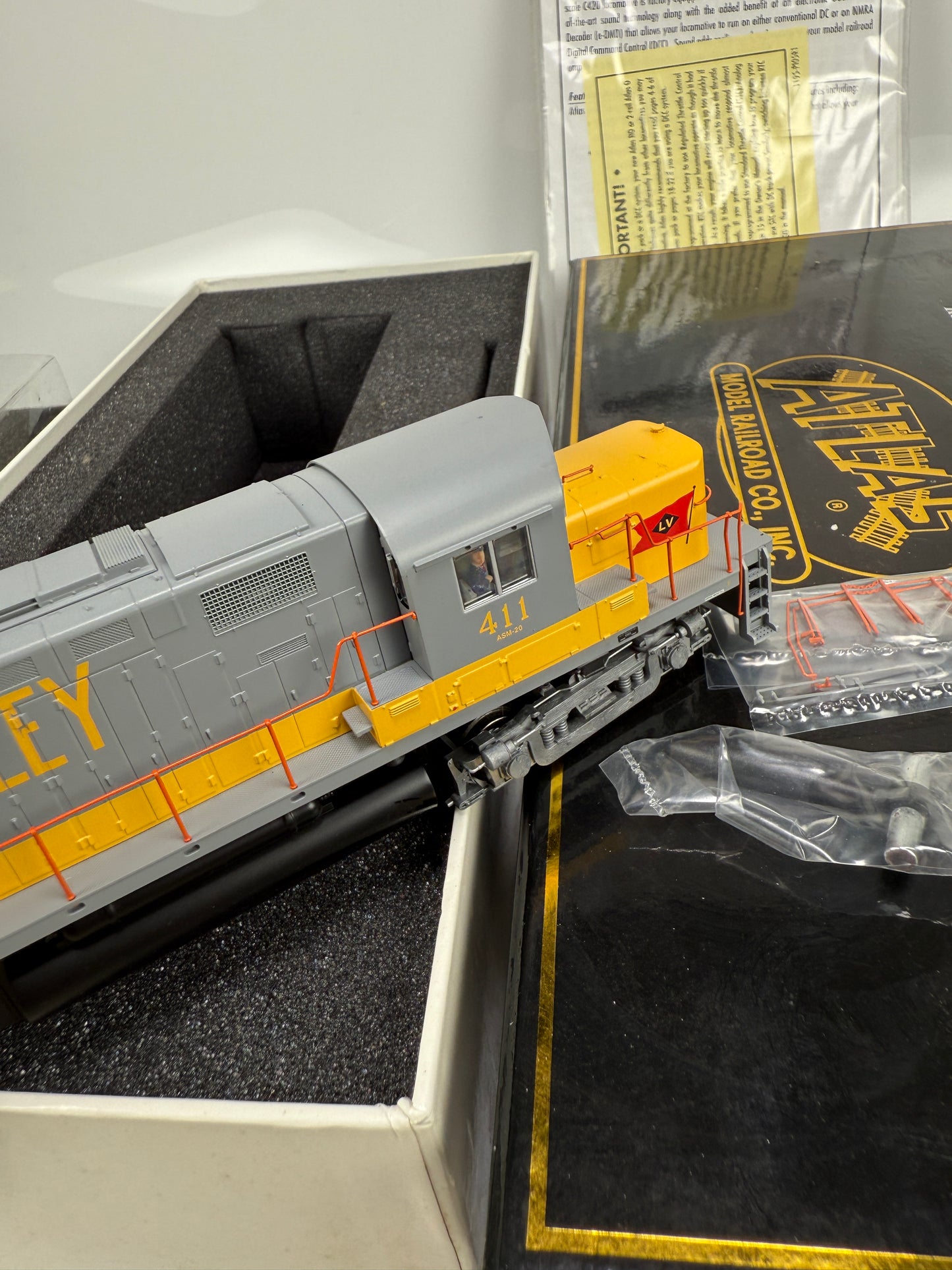 Atlas master gold HO 10000 Lehigh Valley 411 C420 PH1 Locomotive w/ DCC & Sound