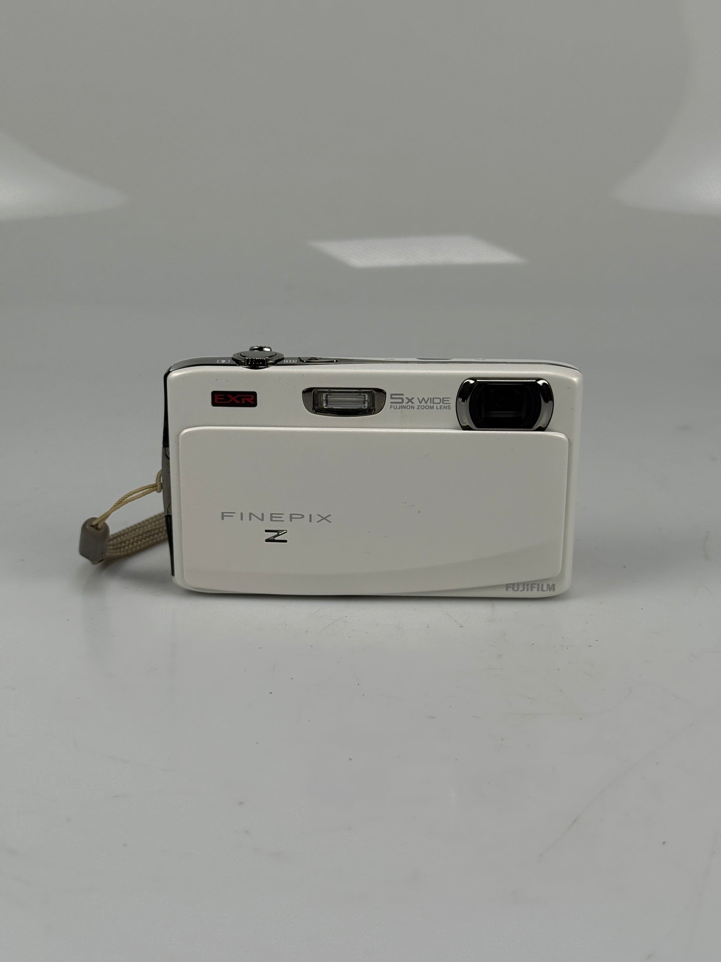 FUJIFILM FinePix Z900EXR 16.0MP Compact Digital Camera White