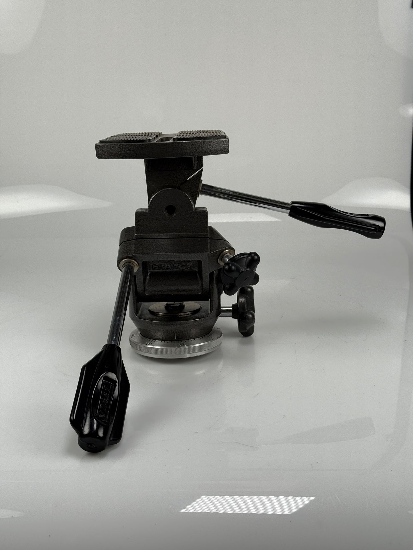 Gitzo R No 4 tripod Head - France - Good Smooth Operation