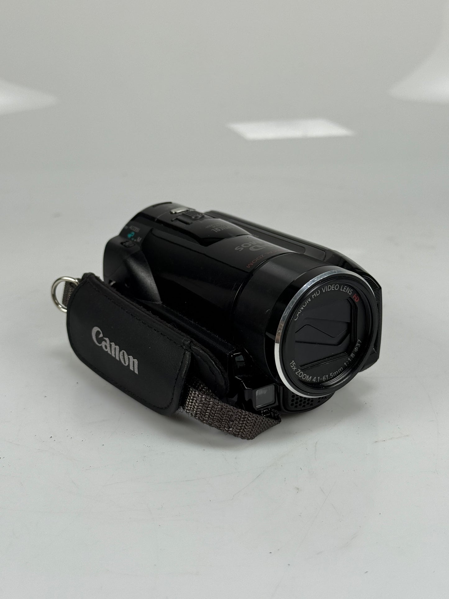 CANON Vixia HFM31 Full HD 15X Optical Zoom 32GB Built-In Storage camcorder
