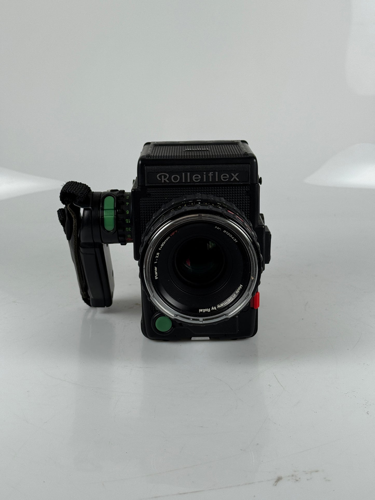 Rolleiflex - 6008 Professional Medium Format Film Camera 6x6 body 120 back, 80mm f2.8 lens kit