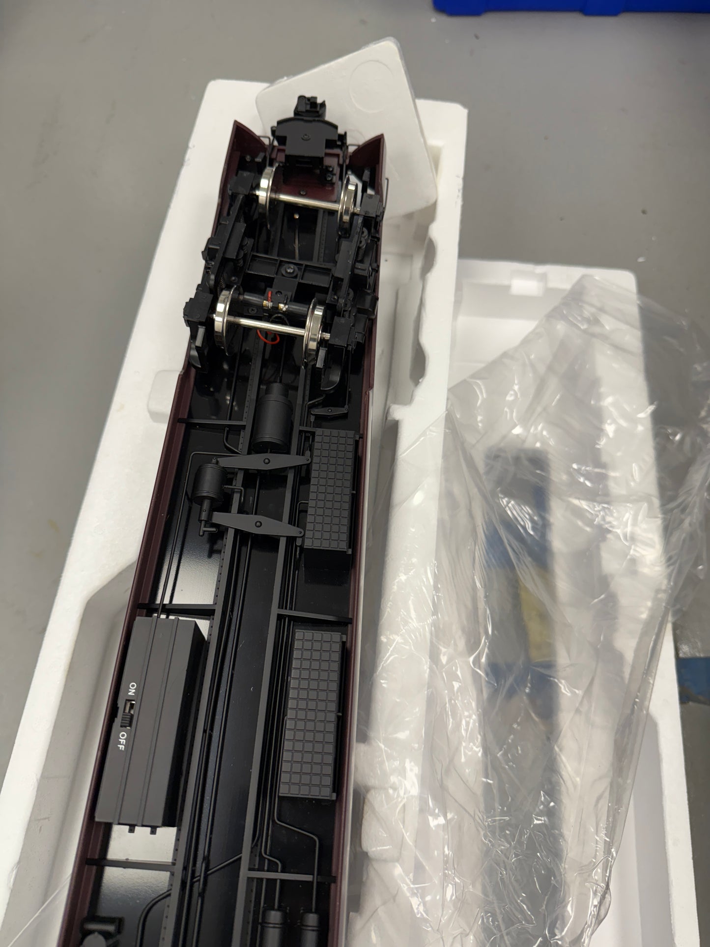 USA Trains R31022 Corrugated Aluminum Passenger Car Pennsylvania CoachG scale