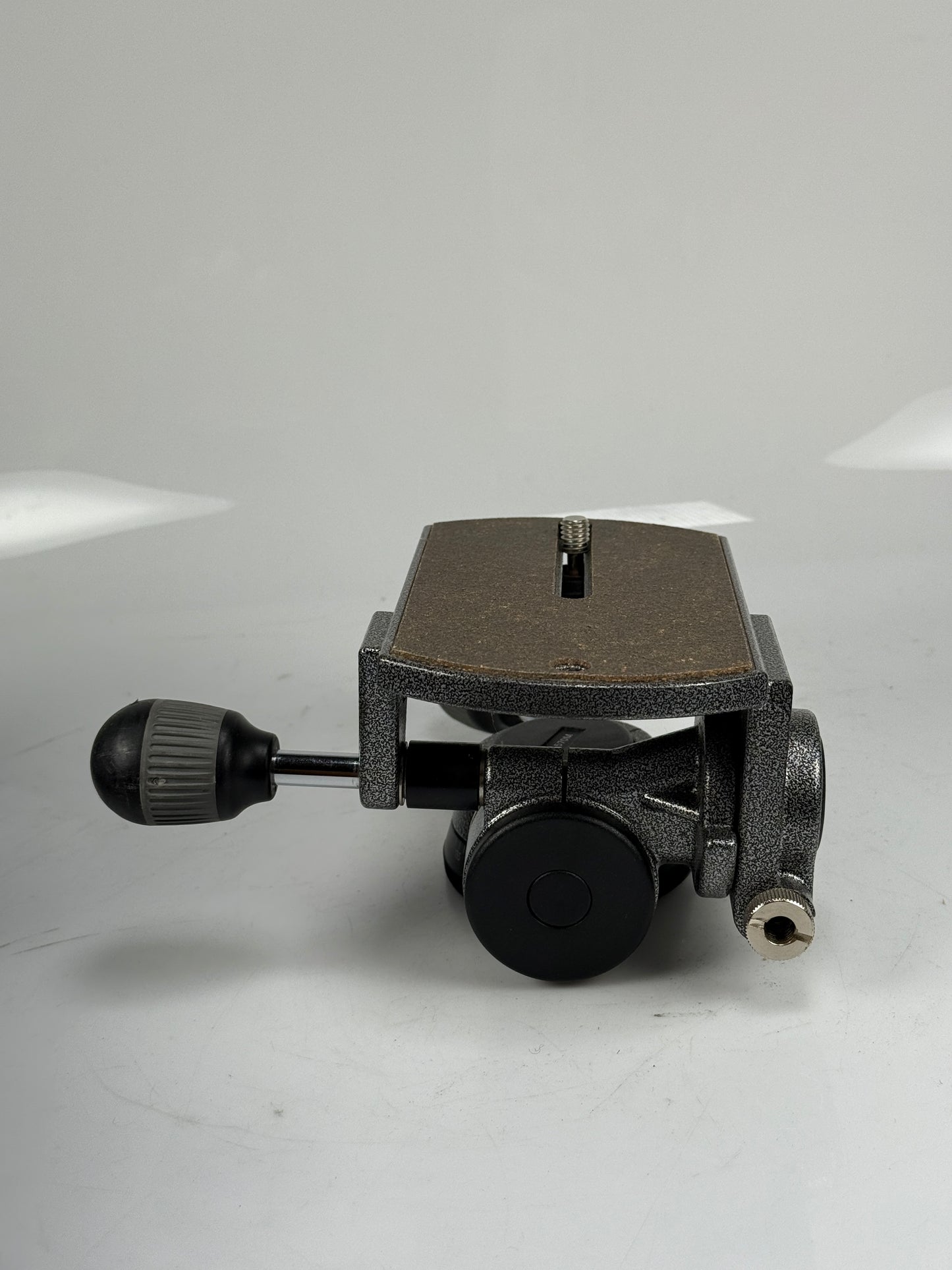 Gitzo G1570M 3Way Tripod Head Low Profile