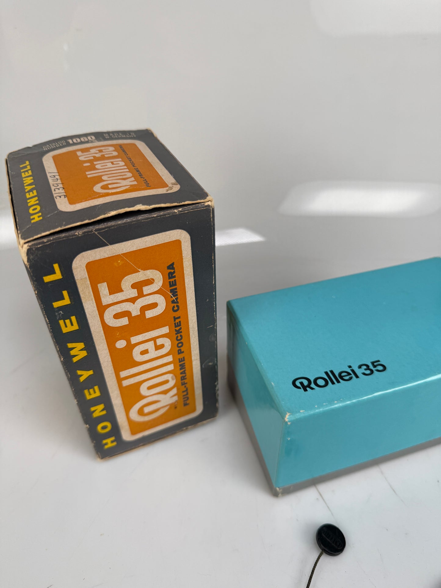 Rollei 35 Film Camera w/ Carl zeiss Tessar 40mm F3.5 Chrome Silver Honeywell Germany