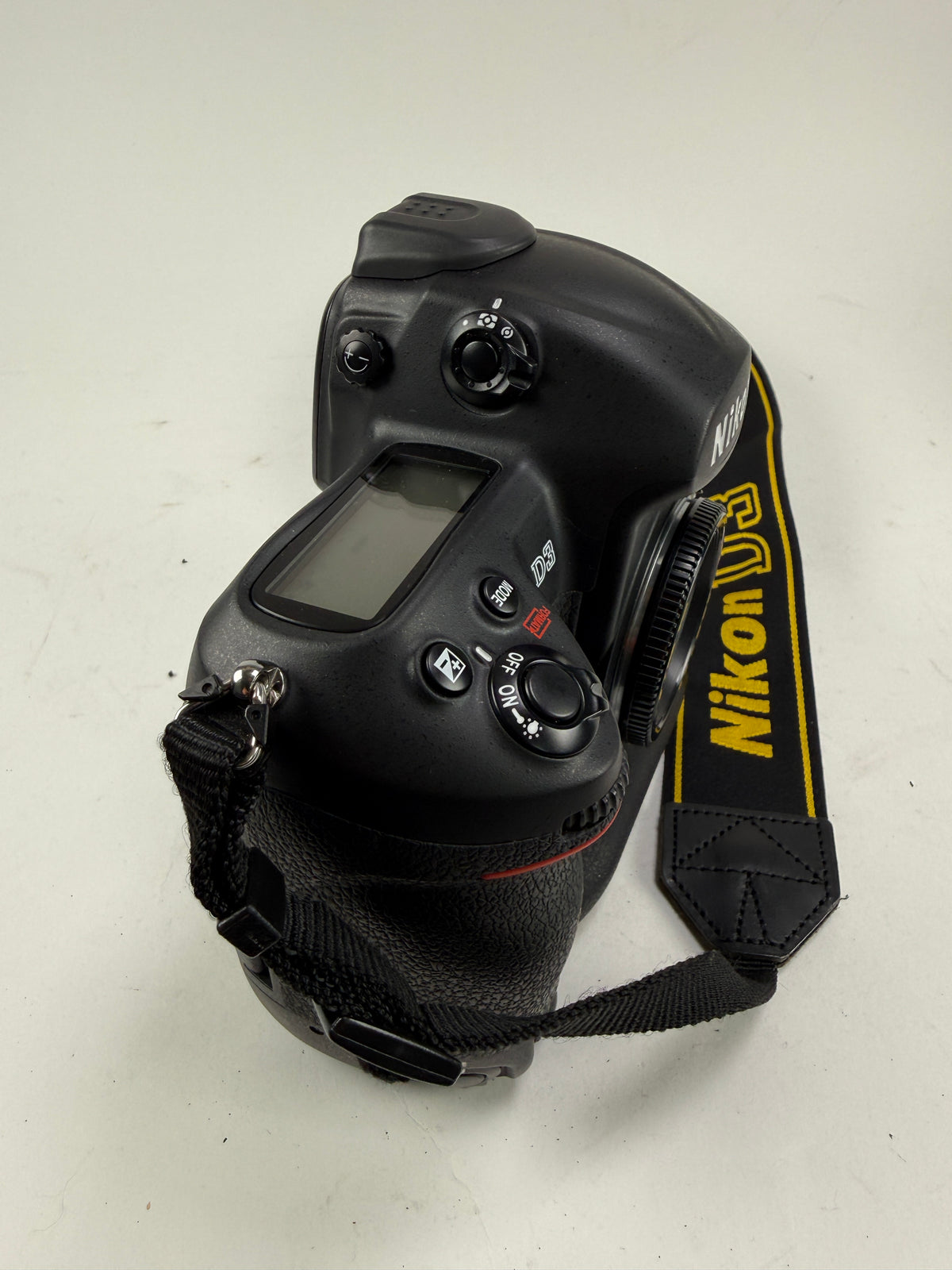 NIKON D3 12.1MP DSLR Digital SLR Camera Black Body