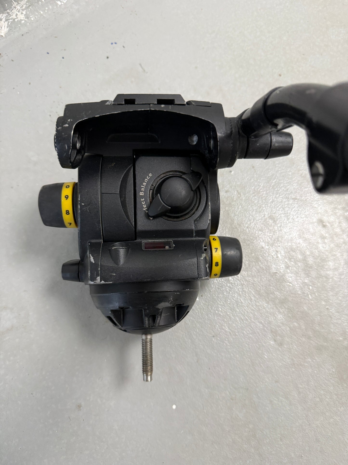 Vinten Vision 100 fluid tripod head