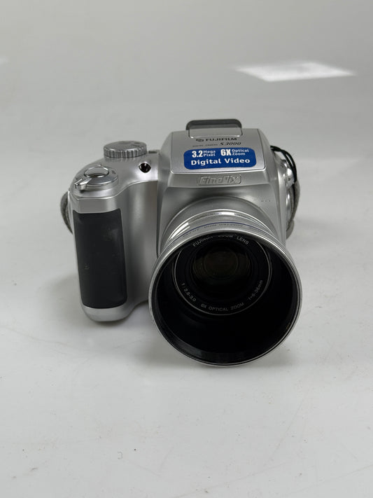 Fuji Fujifilm FinePix S3000 6x Camera Digital Camera 3.2MP