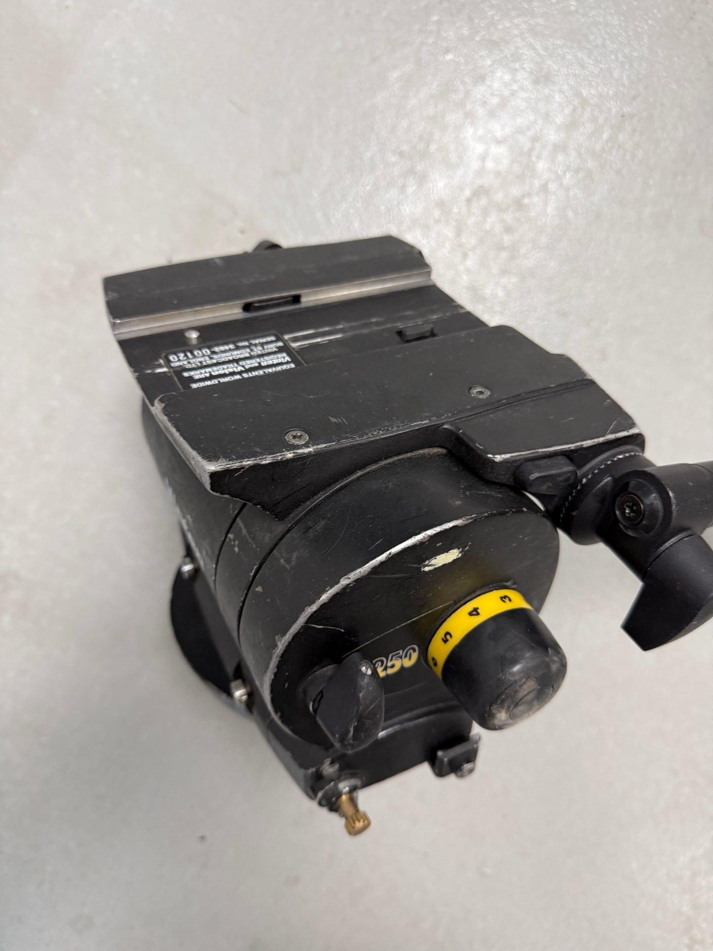 Vinten Vision 250 fluid tripod head