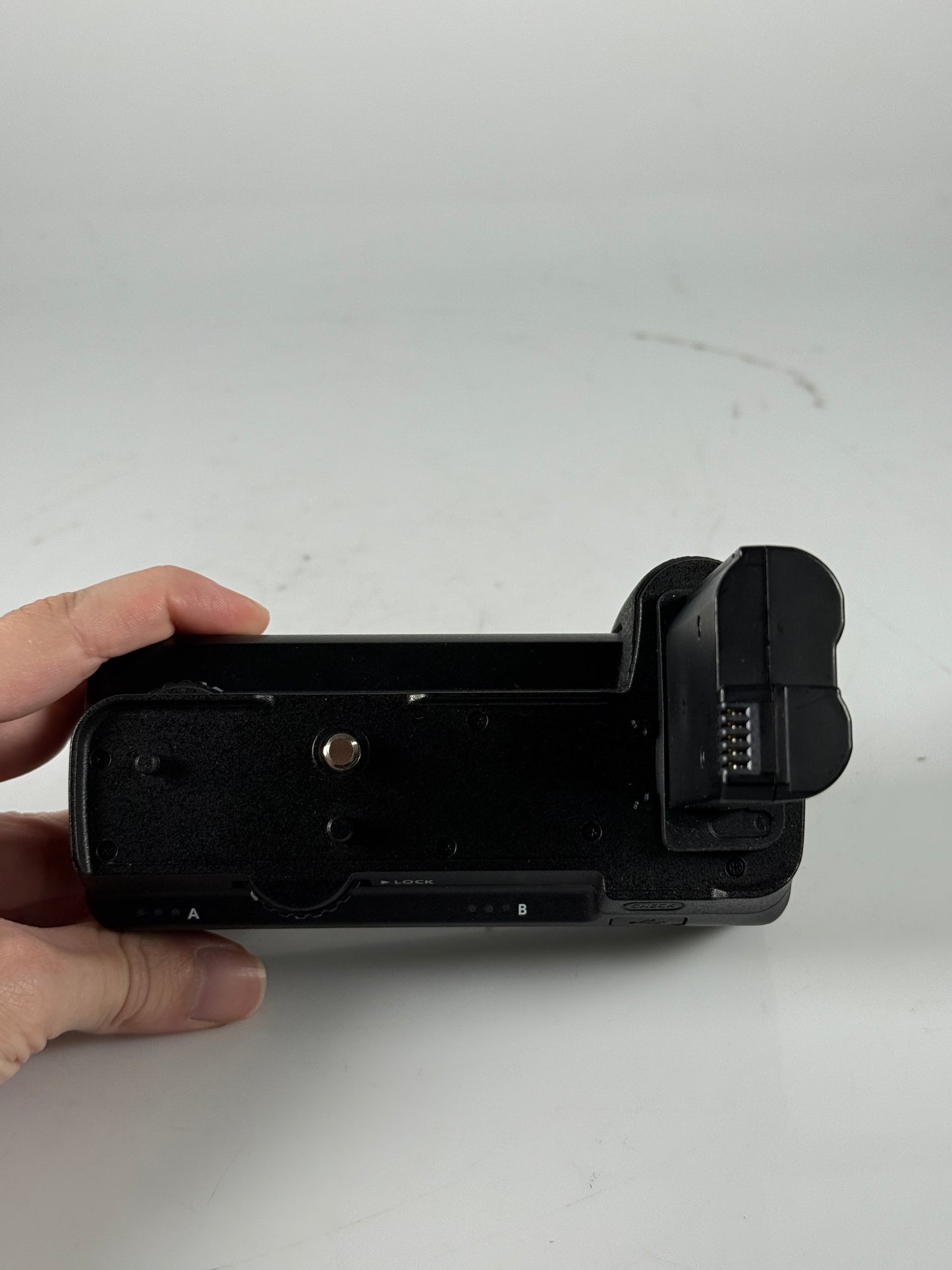 Nikon MB-N10 Multi-Battery Power Pack For Z7 And Z6