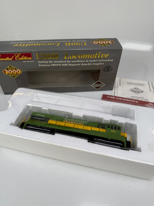 Proto 31117 U30B 2000 series locomotive HO Seaboard 809