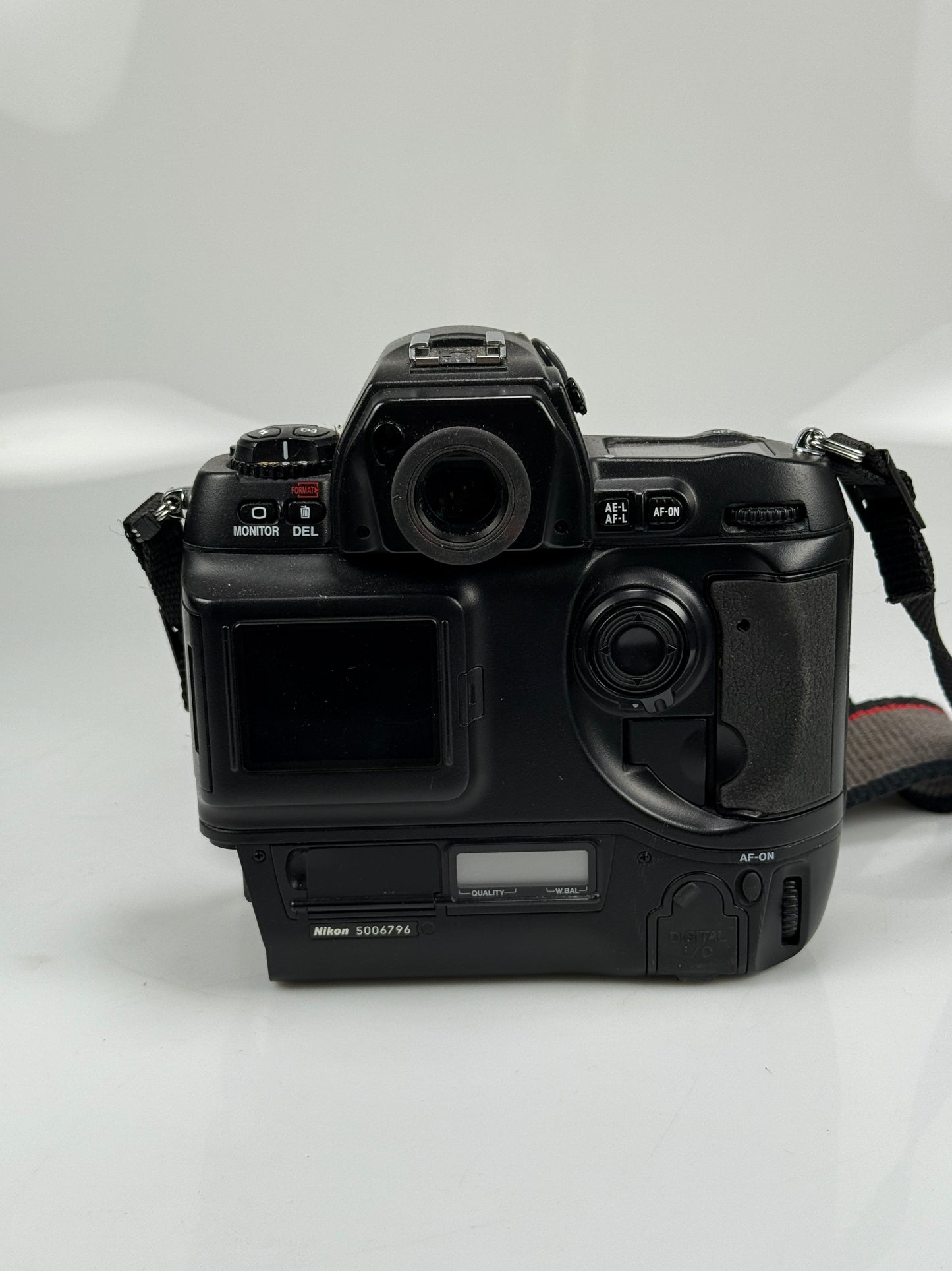 Nikon D1 Digital SLR Camera Body