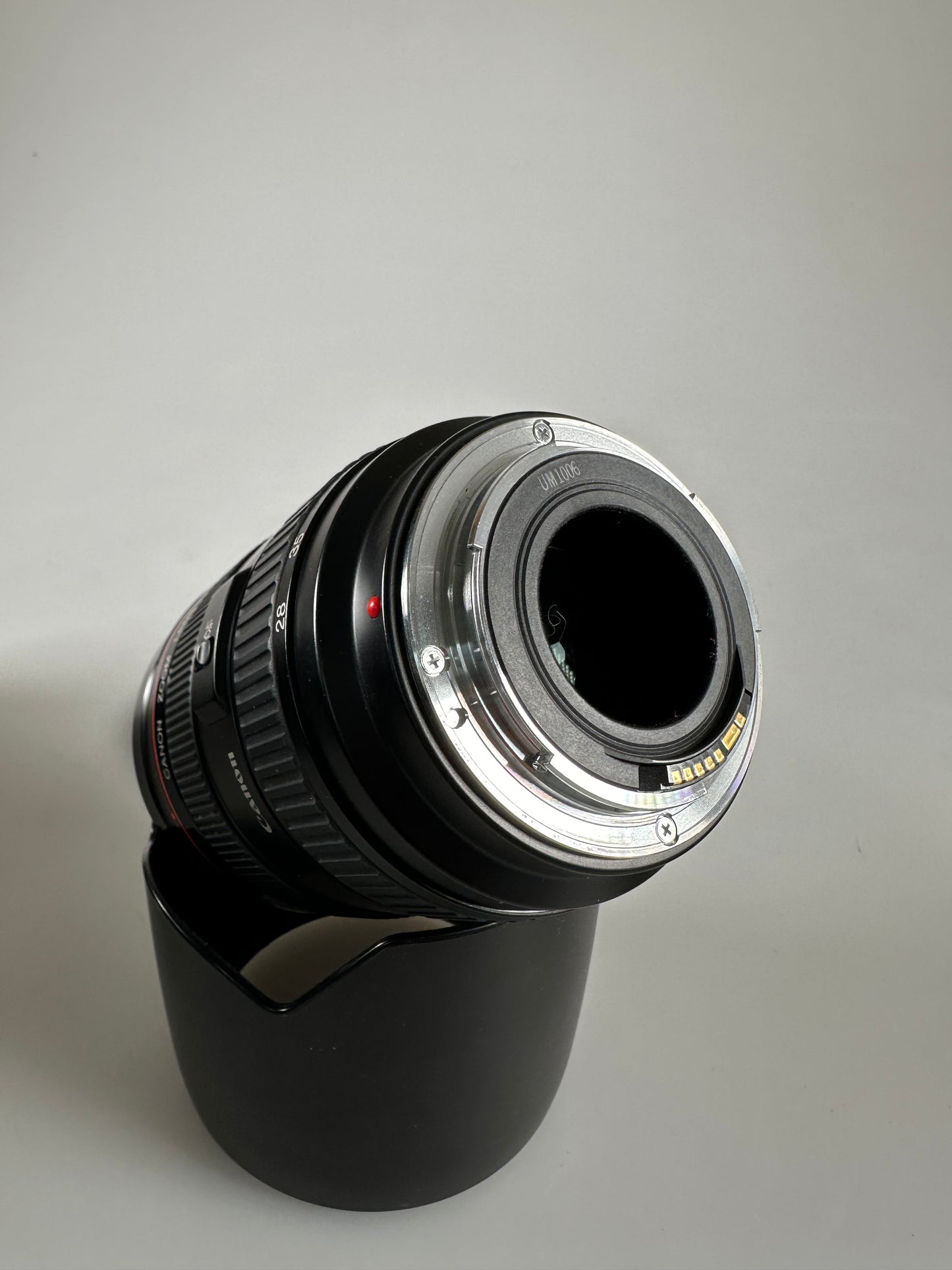 Canon EF 28-70mm f/2.8 L USM AF Lens / Hood For EOS EF Mount