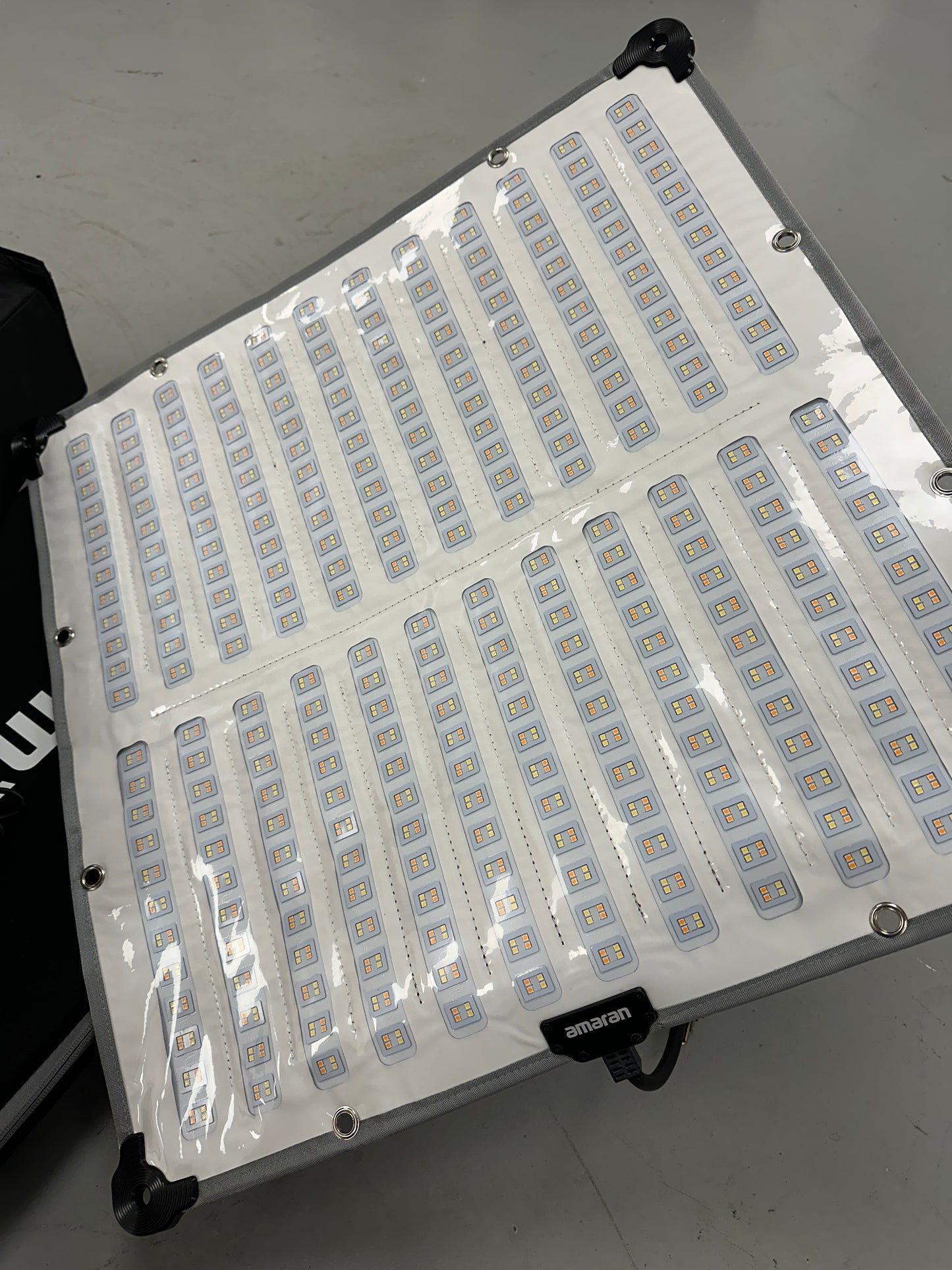 Aputure Amaran F22X kit 2x2' Flexible LED Mat Fixture
