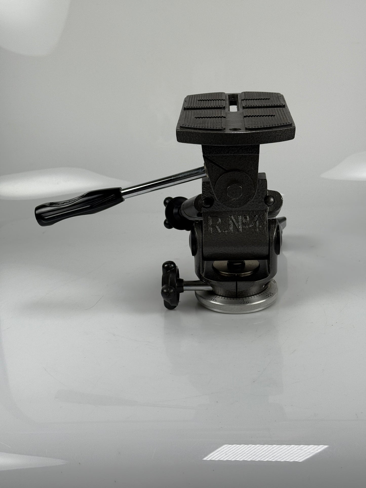 Gitzo R No 4 tripod Head - France - Good Smooth Operation