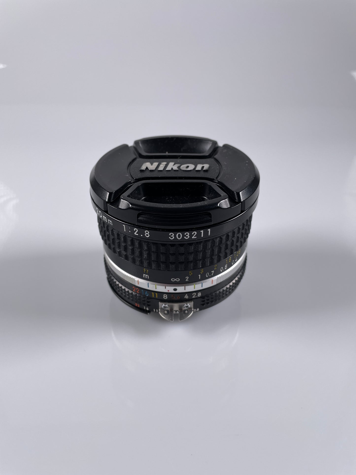 Nikon Nikkor Ai-s 20mm f2.8 Wide Angle MF Lens Ais w/Caps