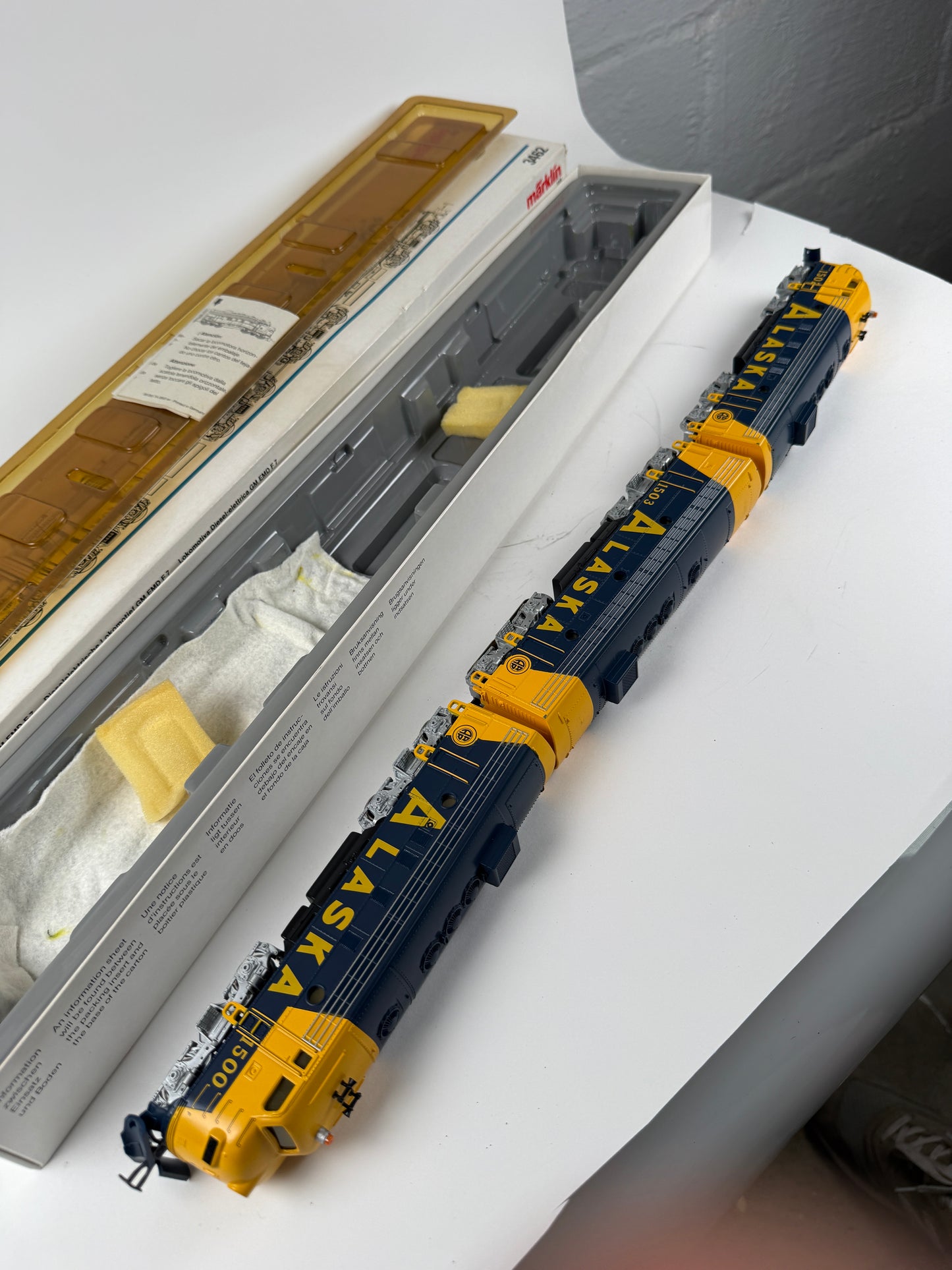 Marklin 3462 GM EMD F-7 A-B-A Alaska Railroad Diesel Locomotives - Digital HO