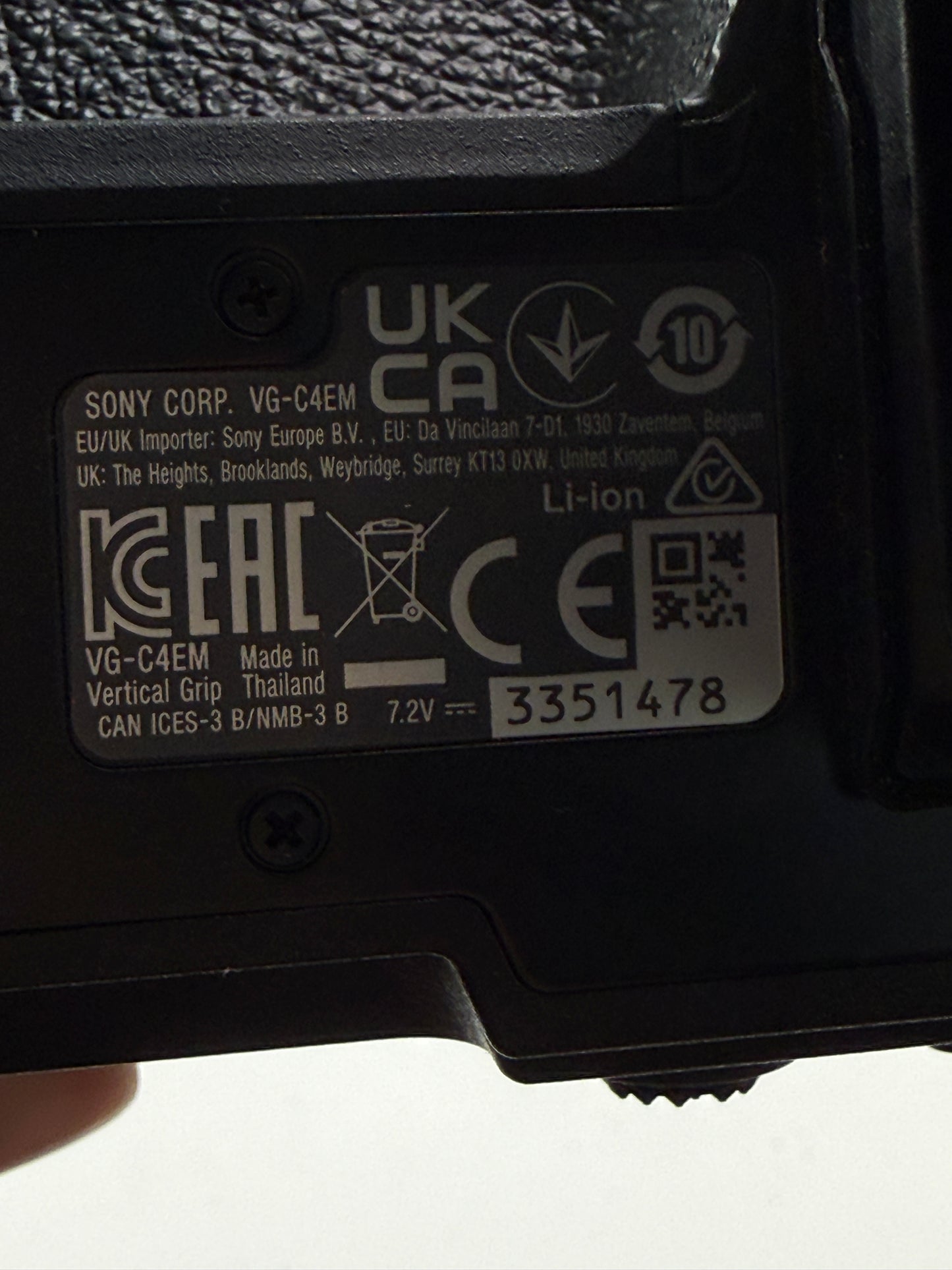 SONY VG-C4EM Vertical Grip (for a7R IV/a9 II Cameras)