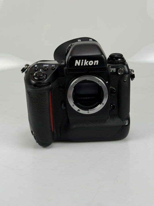 Nikon F5 AF SLR Film Camera Body with data back