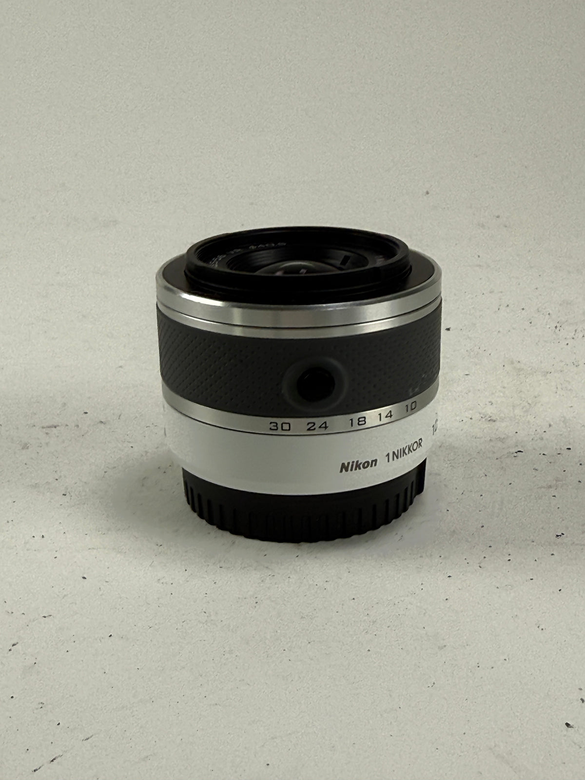 Nikon 1 Nikkor 10-30mm f3.5-5.6 VR IF ASPH Lens white