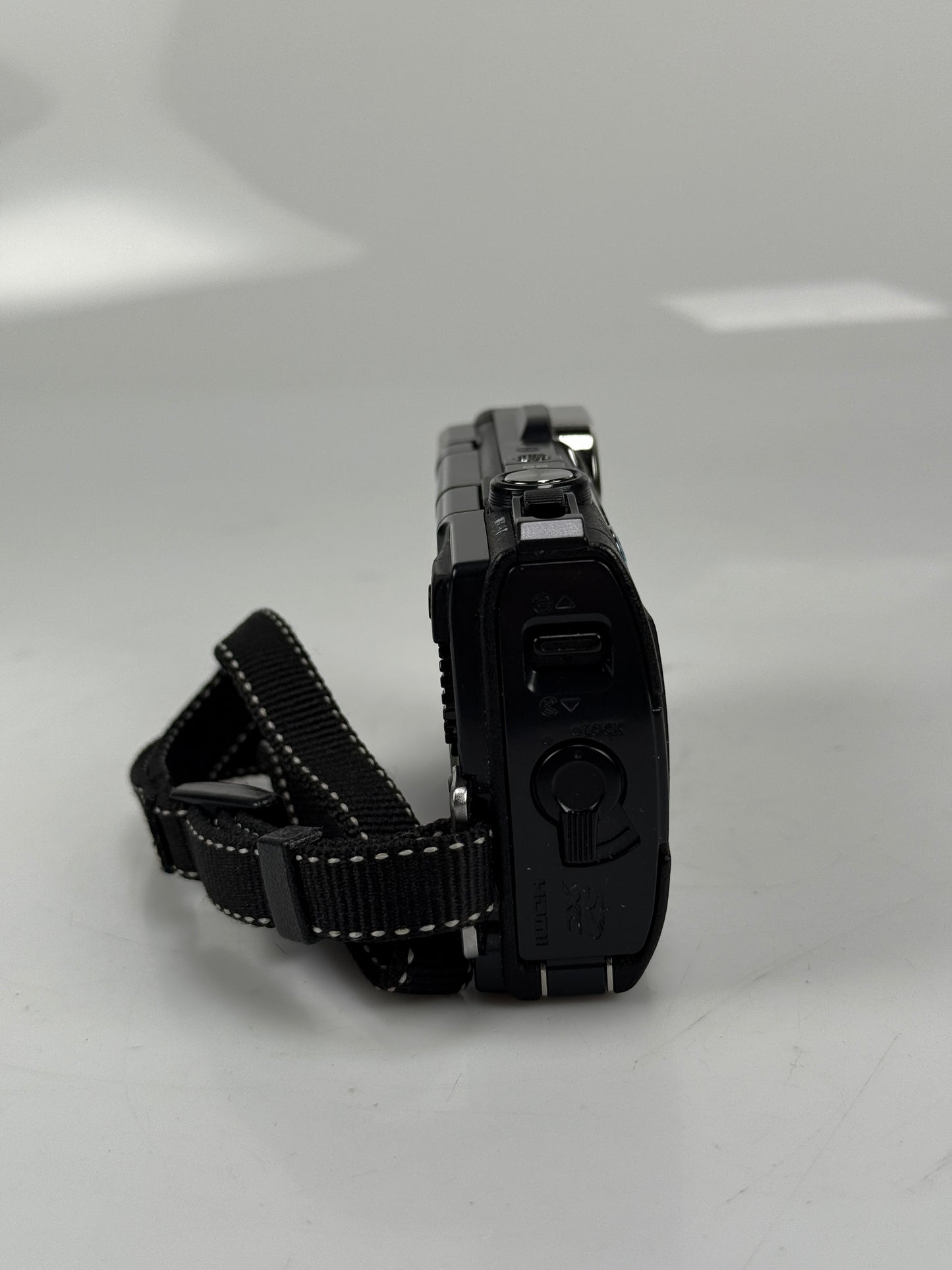 Olympus Stylus Tough TG-870 16.0MP Waterproof Digital Camera Black