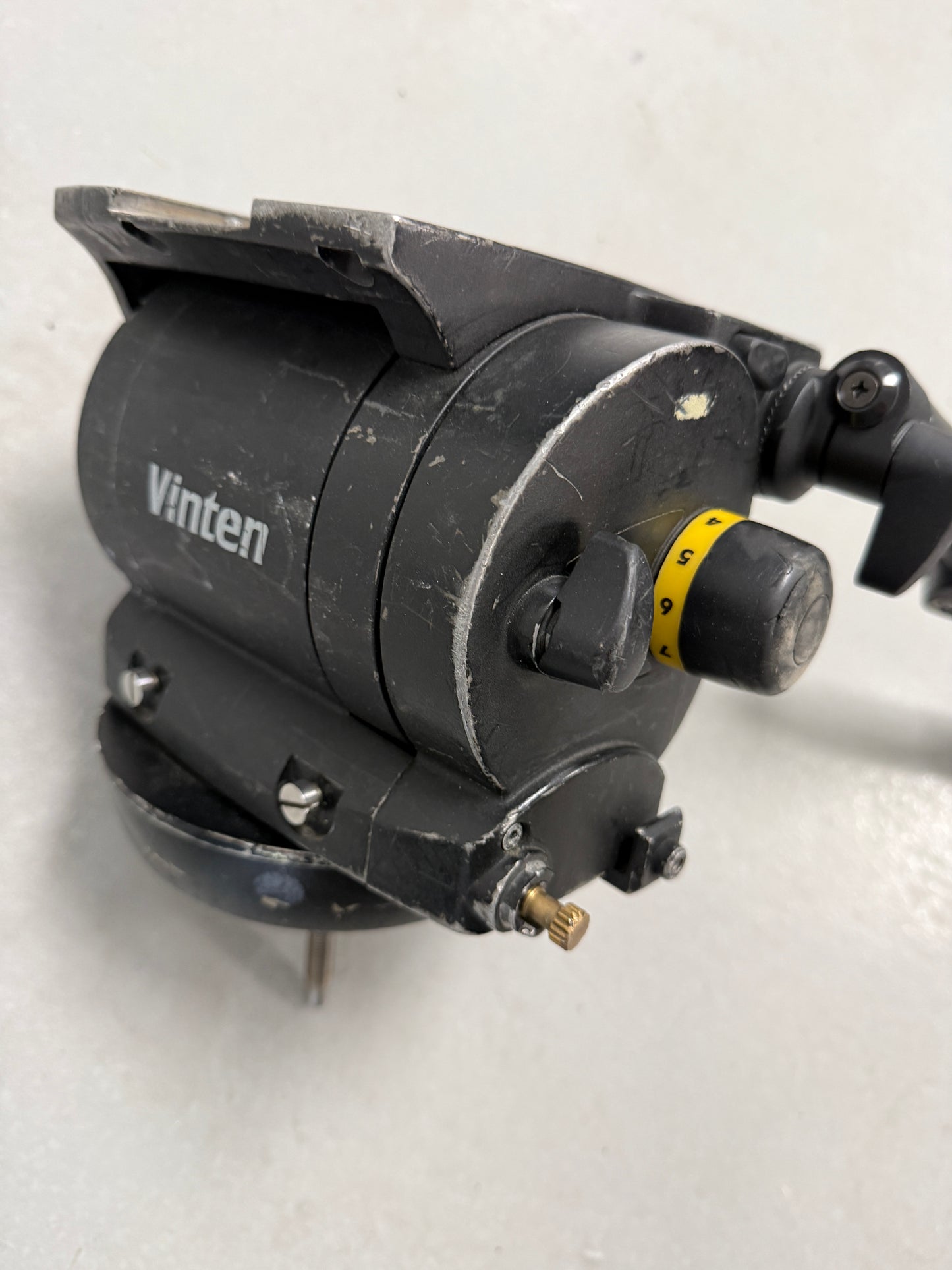 Vinten Vision 250 fluid tripod head