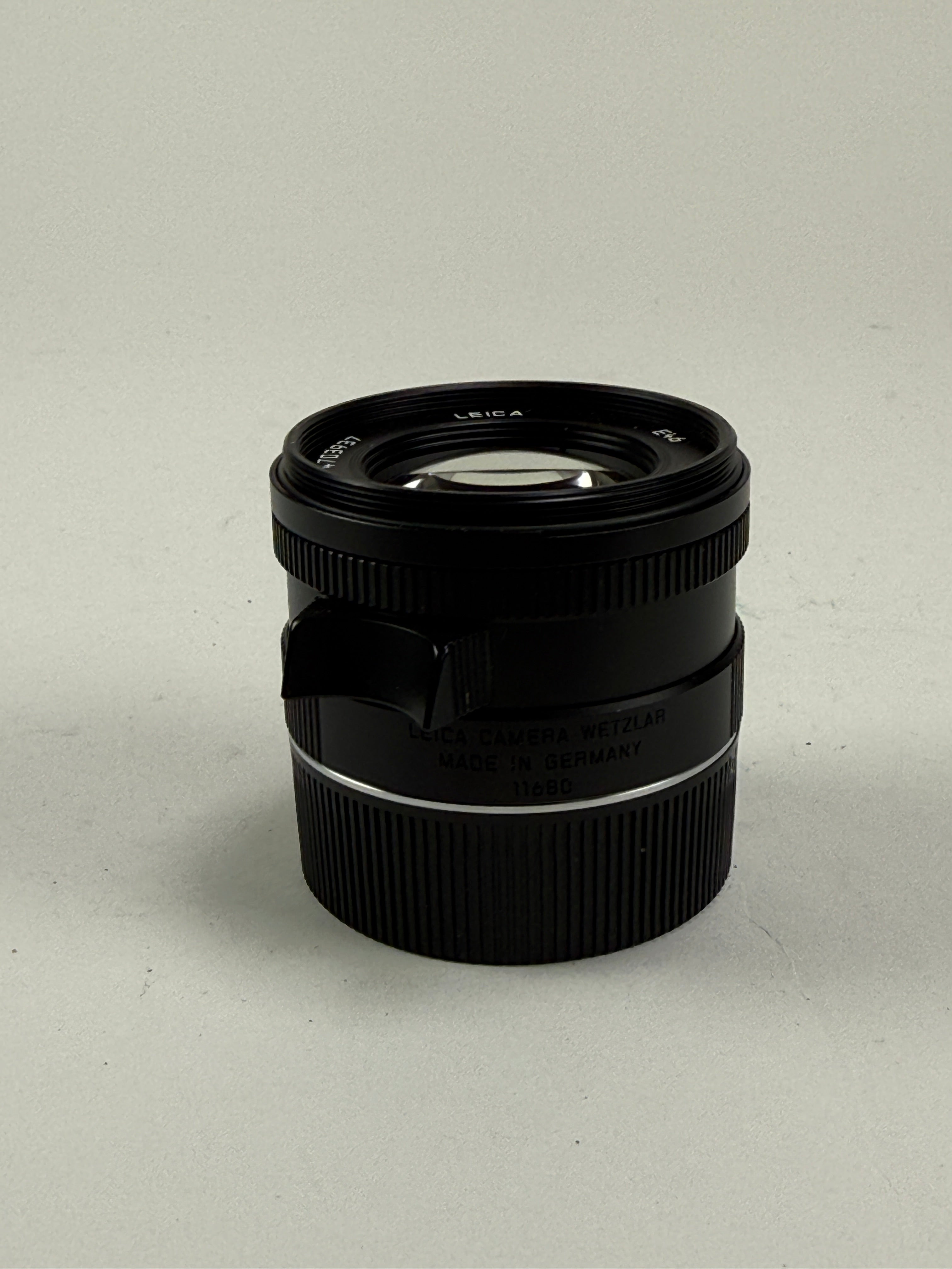 Leica Summarit-M 50mm F2.4 Black (Leica M) 11680 w/ hood