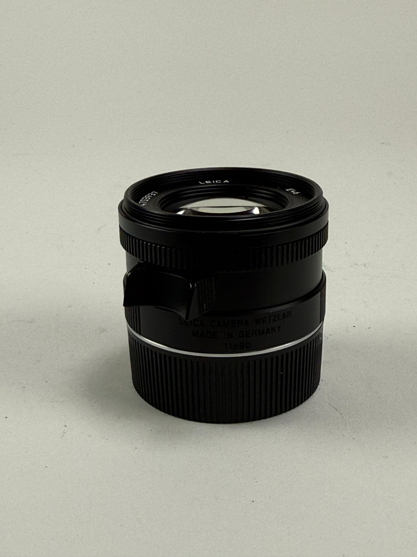 Leica Summarit-M 50mm F2.4 Black (Leica M) 11680 w/ hood