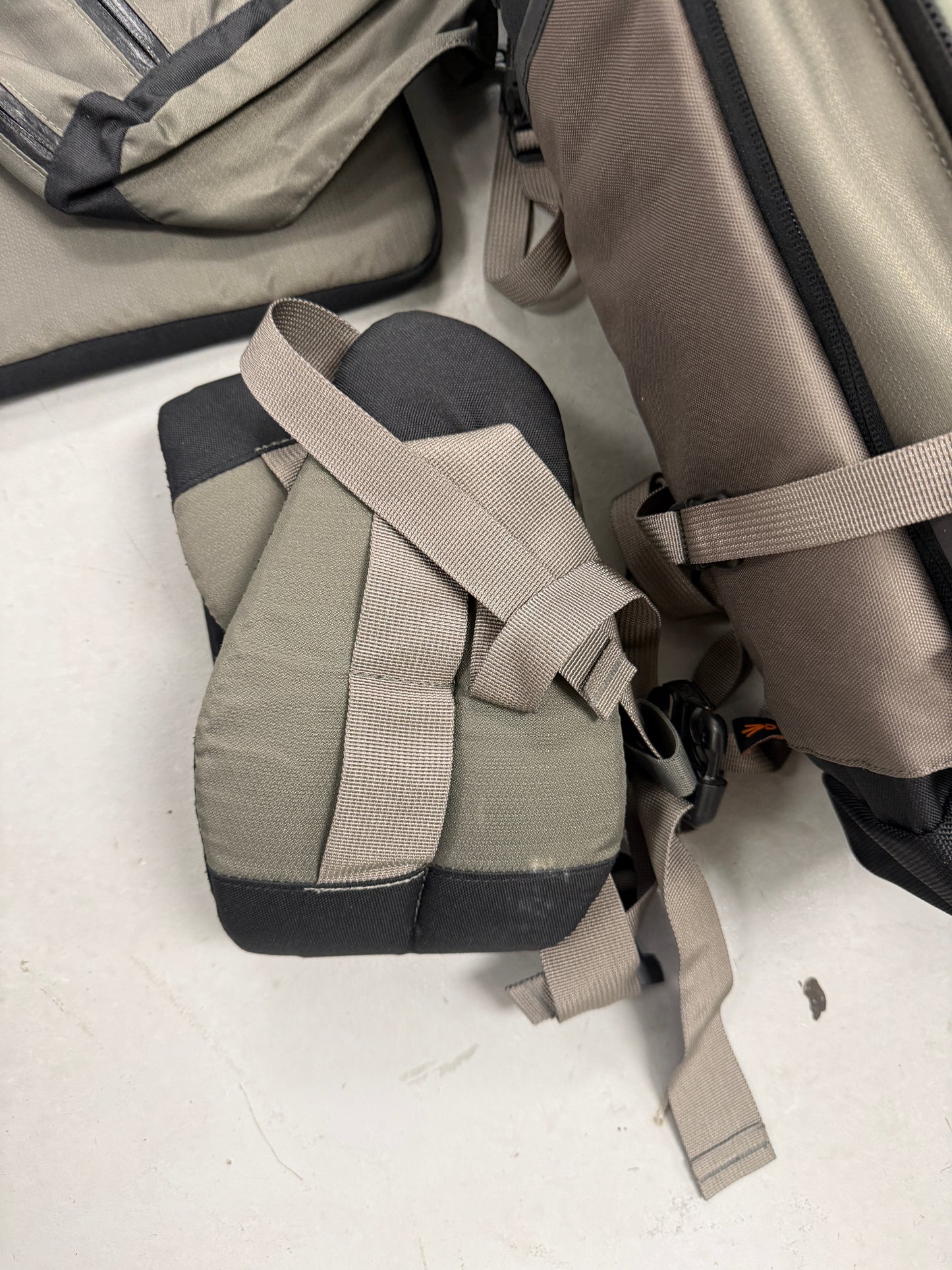 Lowepro Pro Trekker 400 AW - Camera & Accessories Backpack
