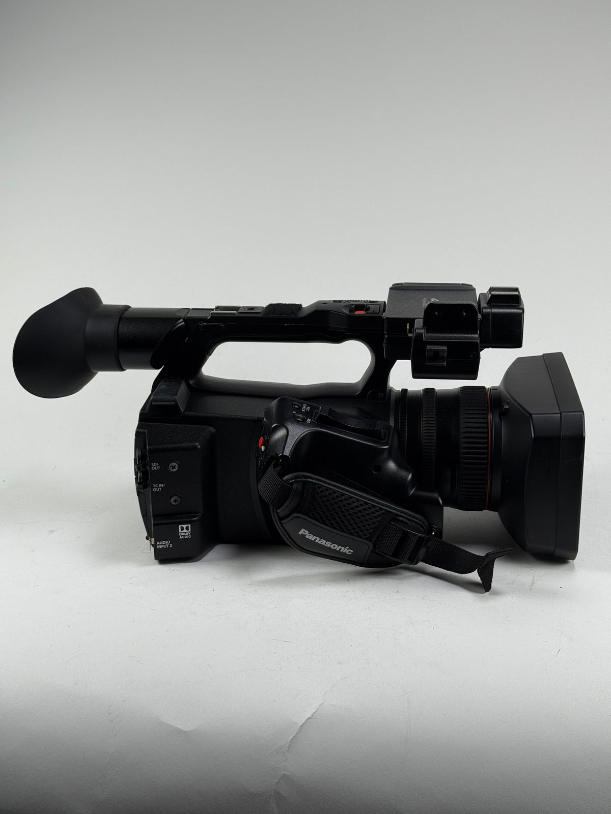 Panasonic AG-CX350 4K UHD Pro Camcorder 20x Zoom 3.5" LCD SDXC HDMI