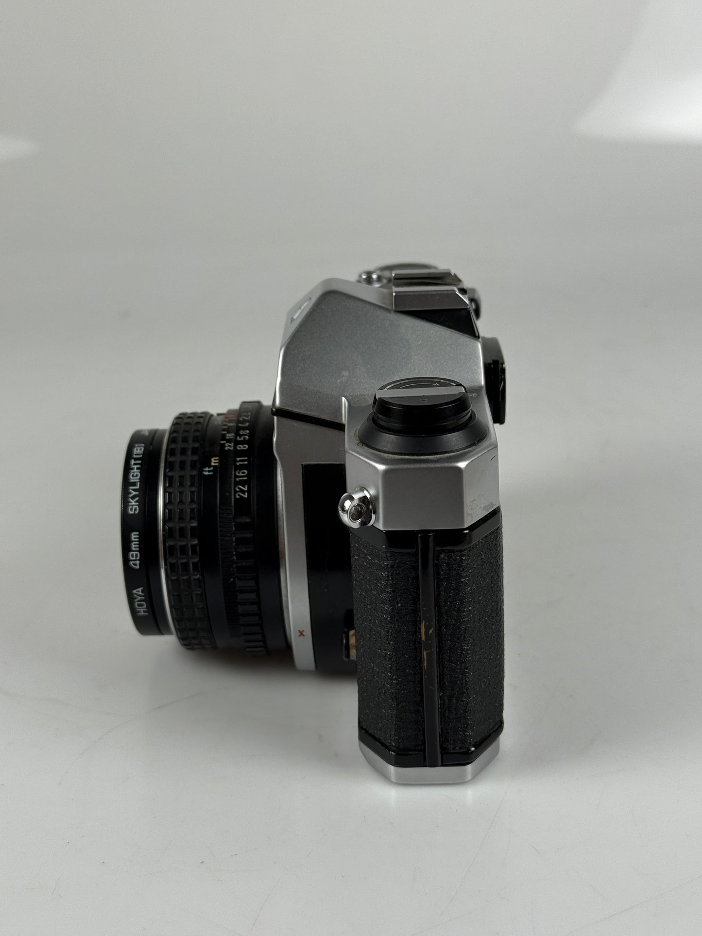 Pentax K1000 35mm SLR Camera Kit w/ 50mm f1.7 lens