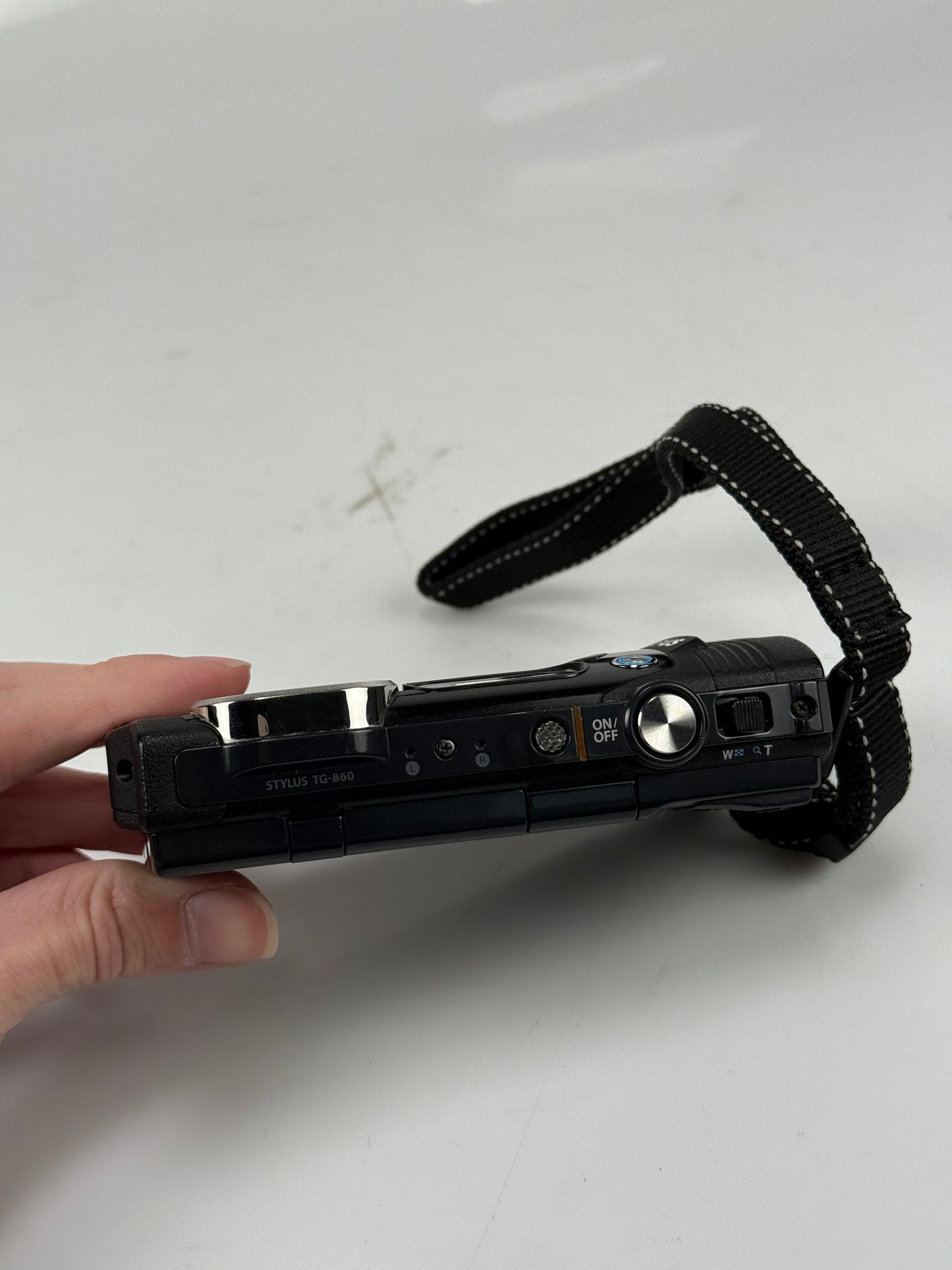 Olympus Stylus Tough TG-870 16.0MP Waterproof Digital Camera Black