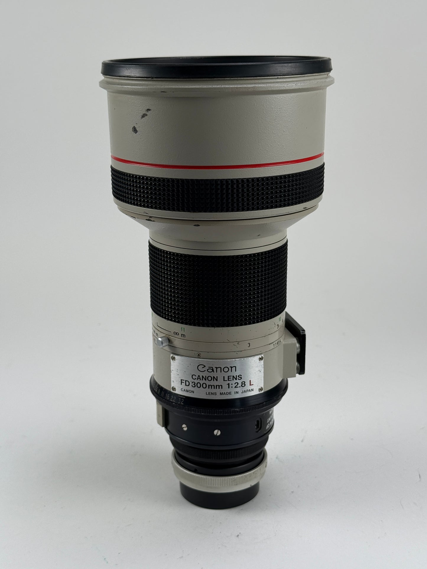 Canon FD 300mm f2.8 L Telephoto lens