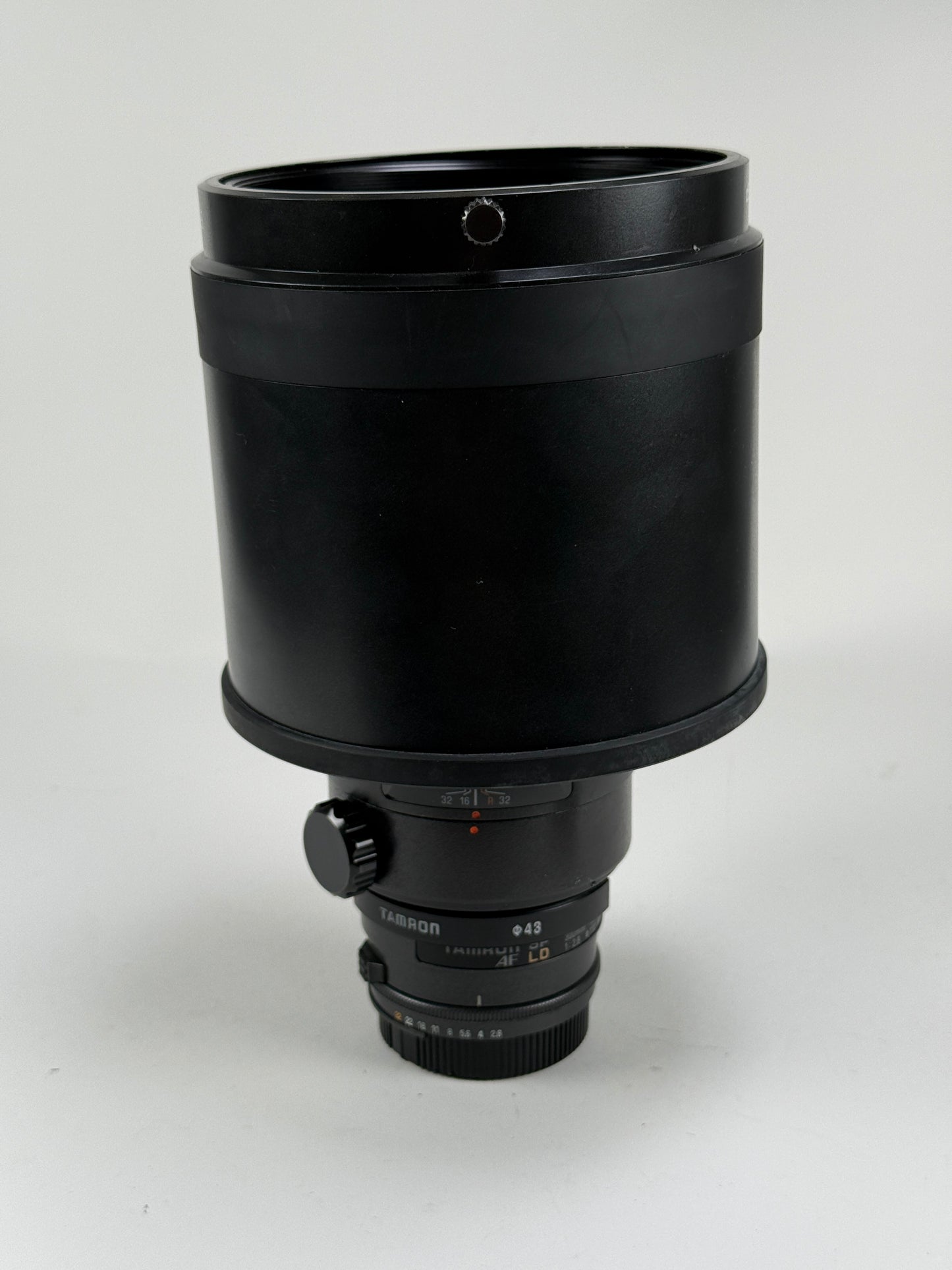 Tamron SP 300mm f2.8 LD IF AF Lens (112/43, 5 Pin) for Nikon AF 1015D